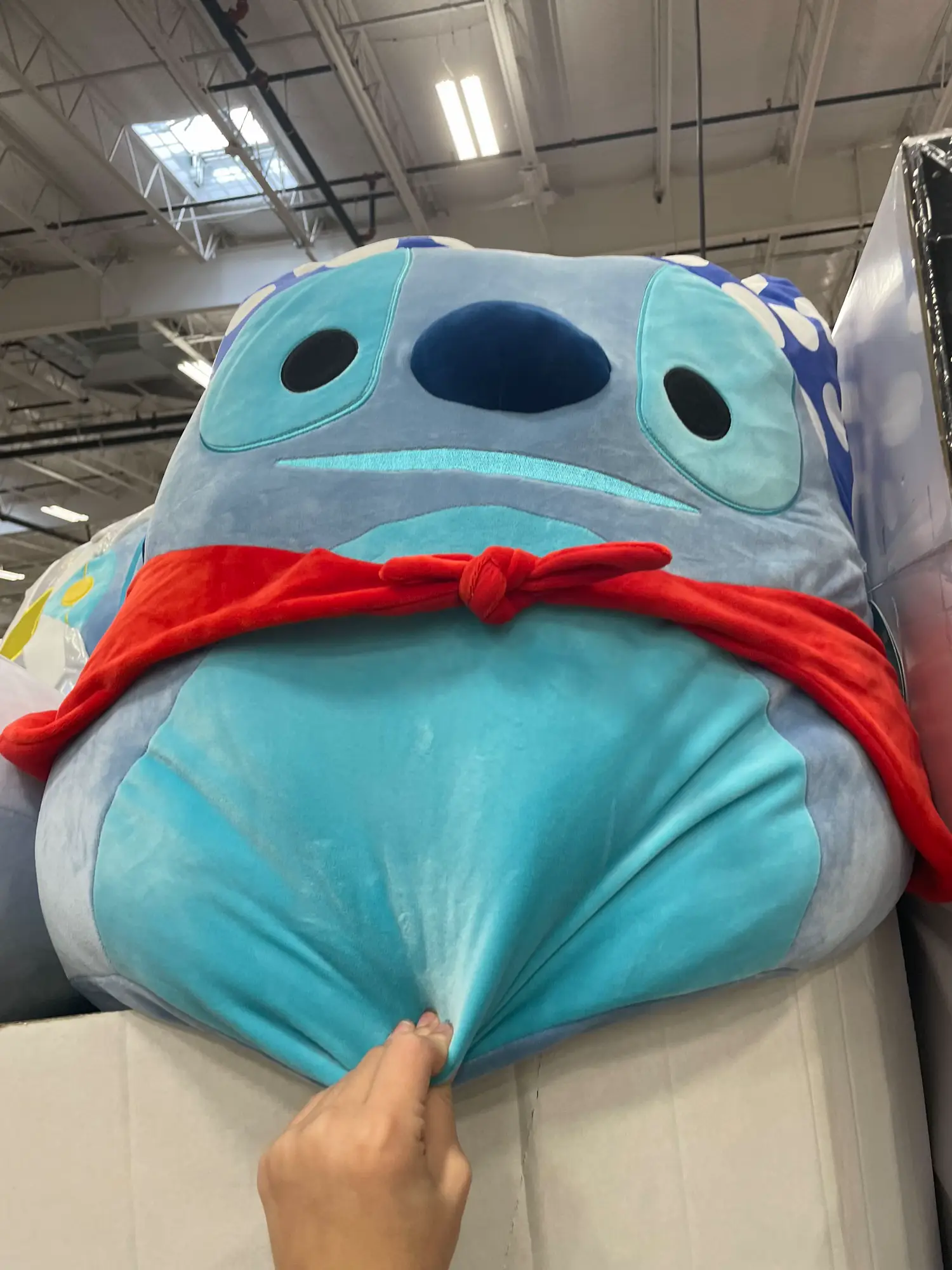 My Costco finally got the ornaments in!!! 😍😍😍 : r/squishmallow