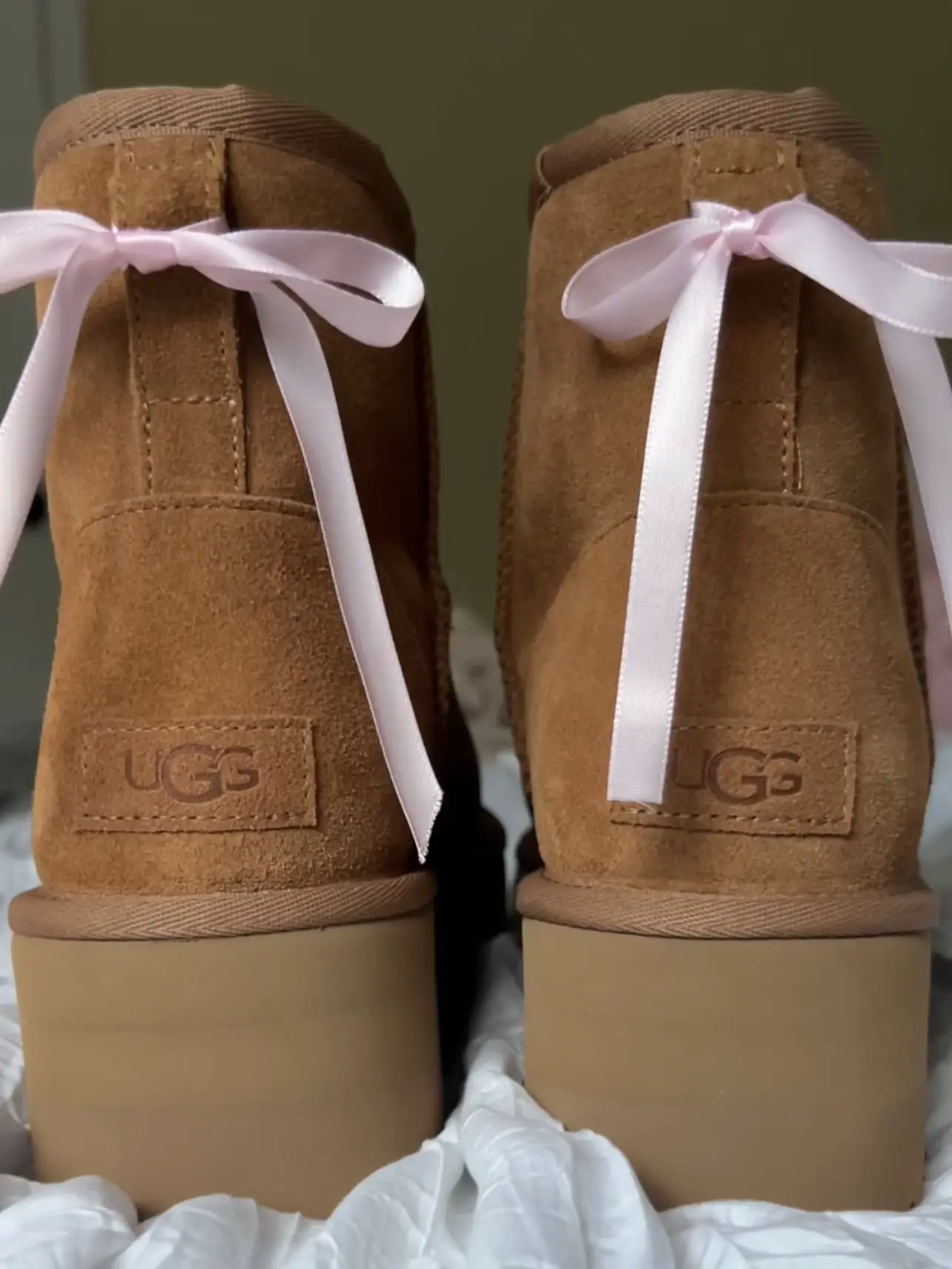 Ugg boots under on sale $1