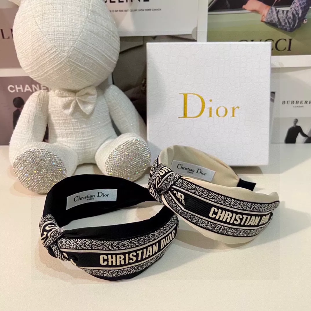 DIOR's latest headband | Gallery posted by Andi Gjoni | Lemon8