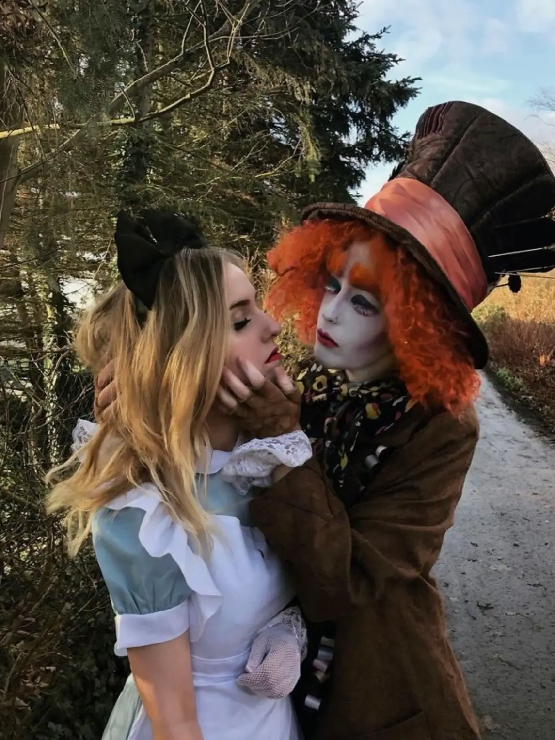 Couple Halloween Costume Ideas vampire 🧛‍♀️ 🧛 | Gallery posted by  Victoria Rose 🌹 | Lemon8