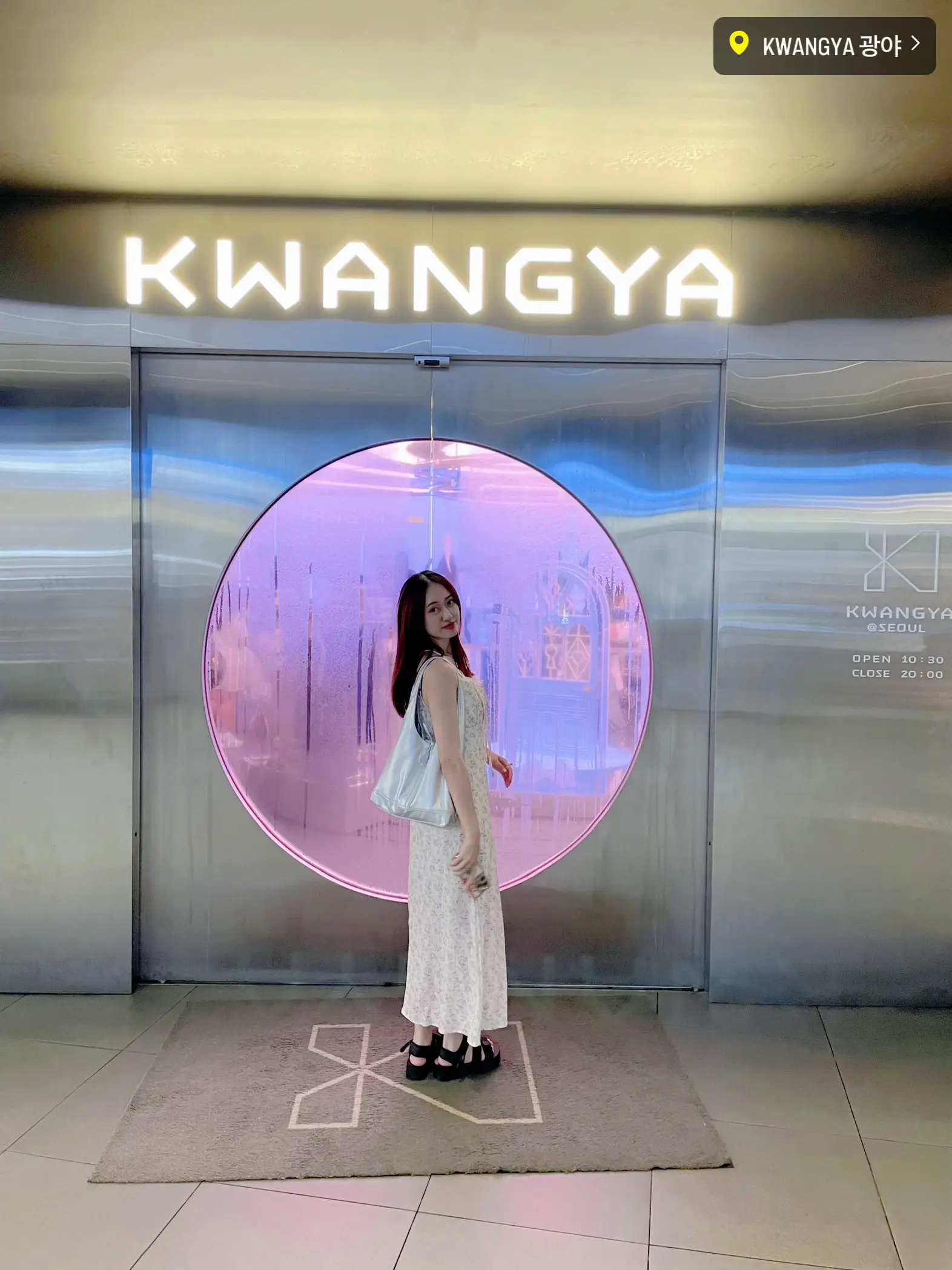 [เกาหลี] เหมือนยานอวกาศ?! ร้านขายสินค้าไม่อาจต้านทานได้สำหรับคนรักไอดอล ...