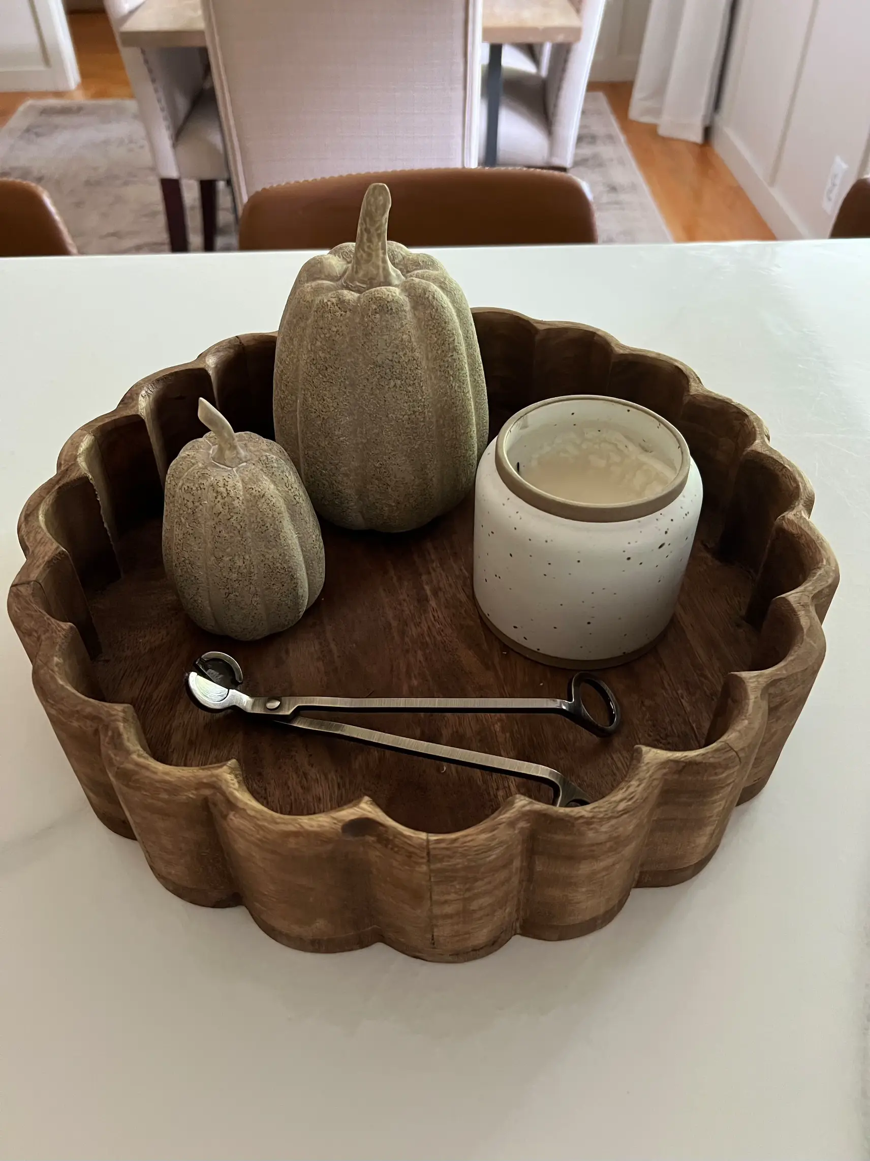 Magnolia scalloped store table