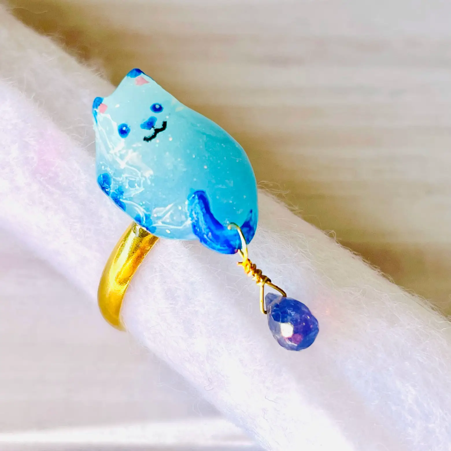 ☆レジン ヘアゴム なつかしく ブローチ☆♡ラブラブ猫とお花♡