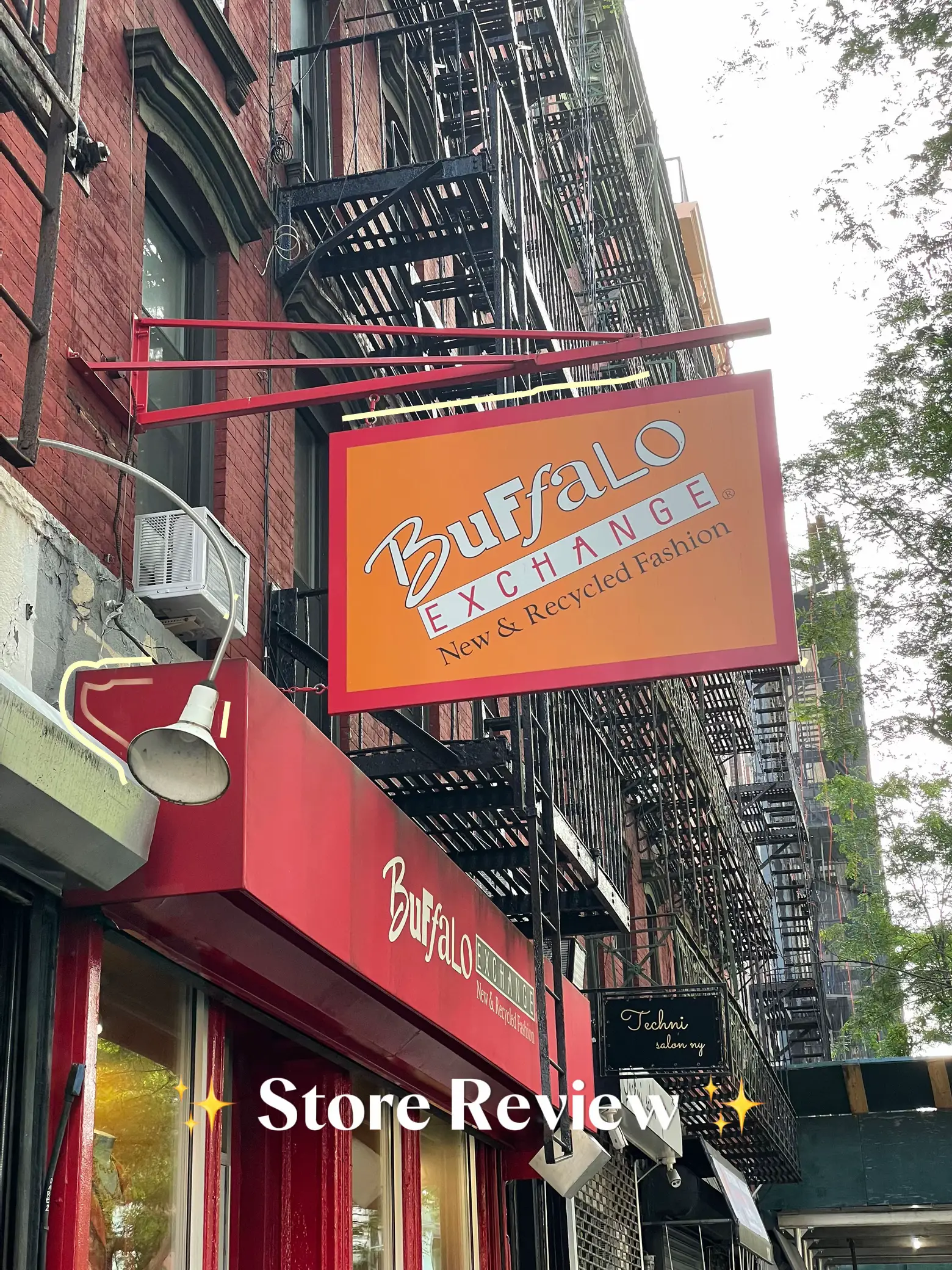 A MUST! Buffalo Exchange in the East Village NYC | Juliaが投稿した