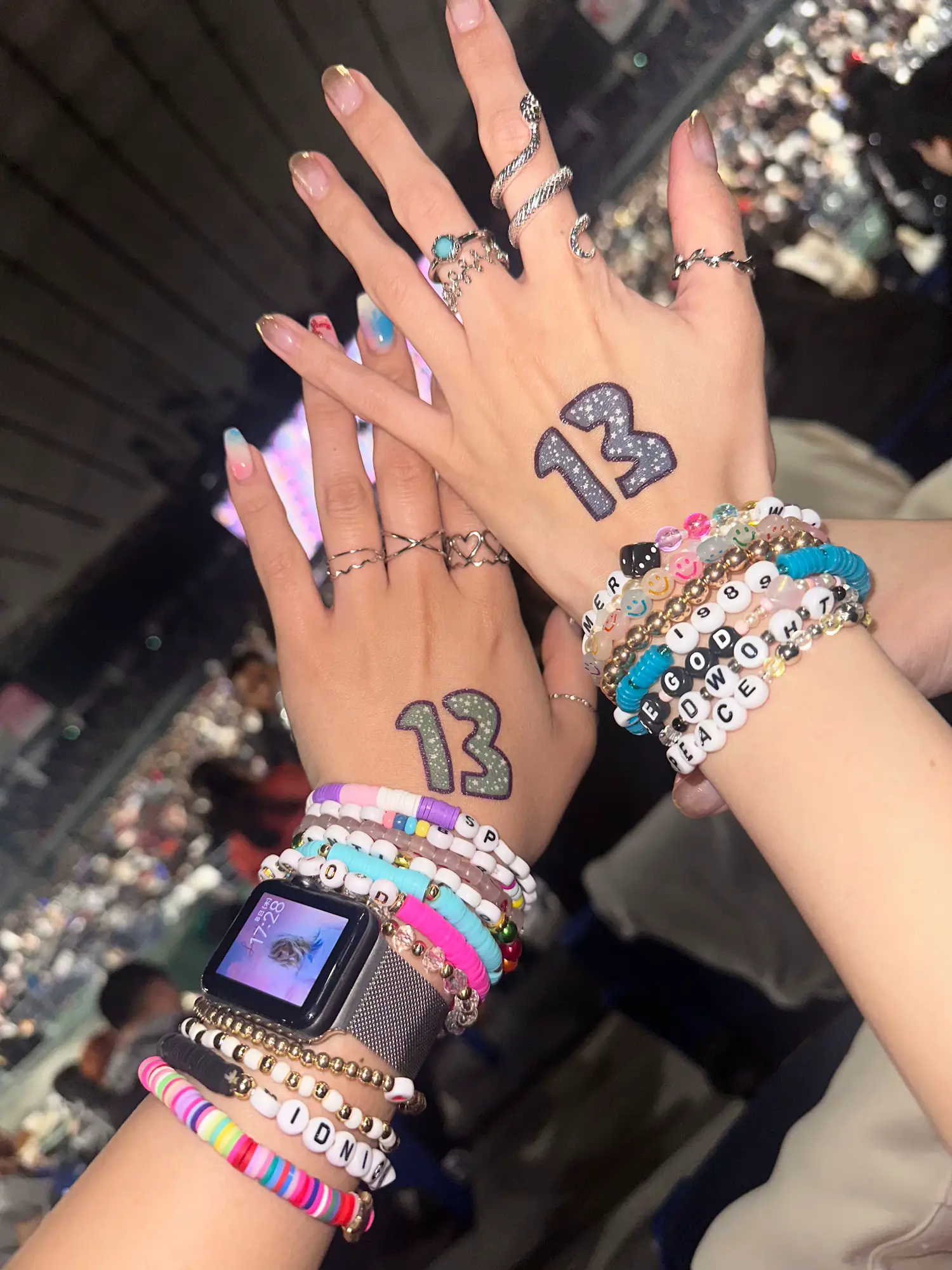 2024年のTaylor Swiftlyrics Braceletのアイデア20選