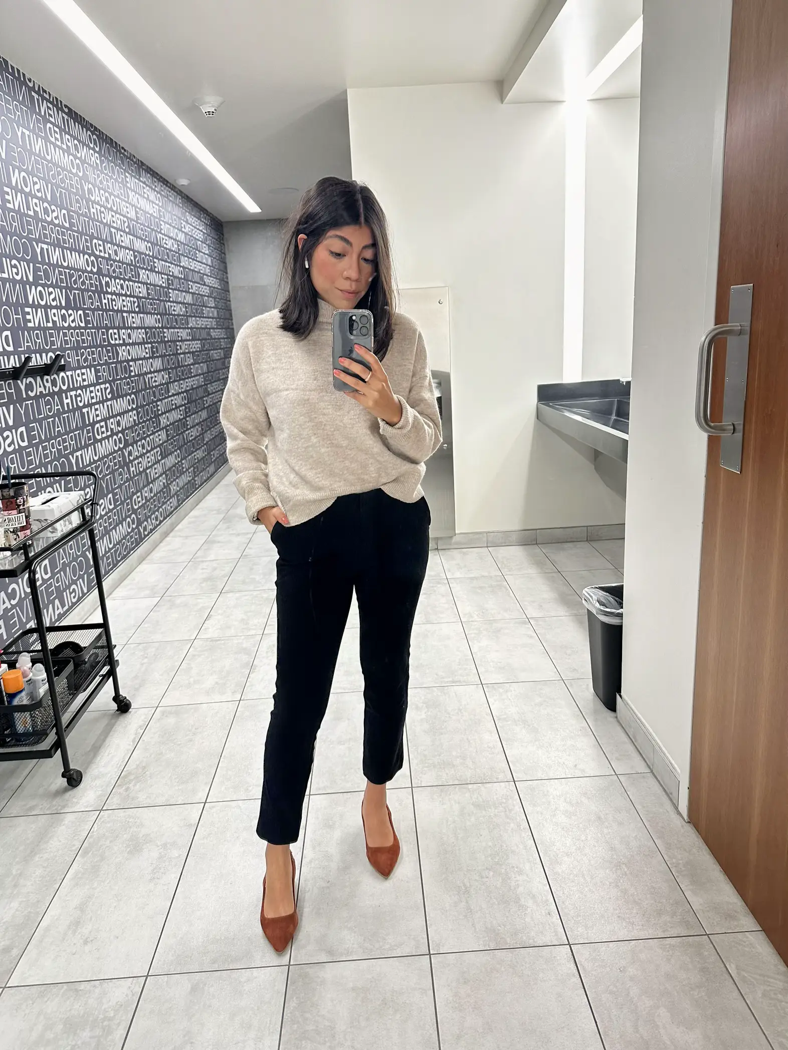 SLAY AT WORK EVERYDAY, Business Casual Winter Lookbook, Winter Work  Outfit Ideas for Women