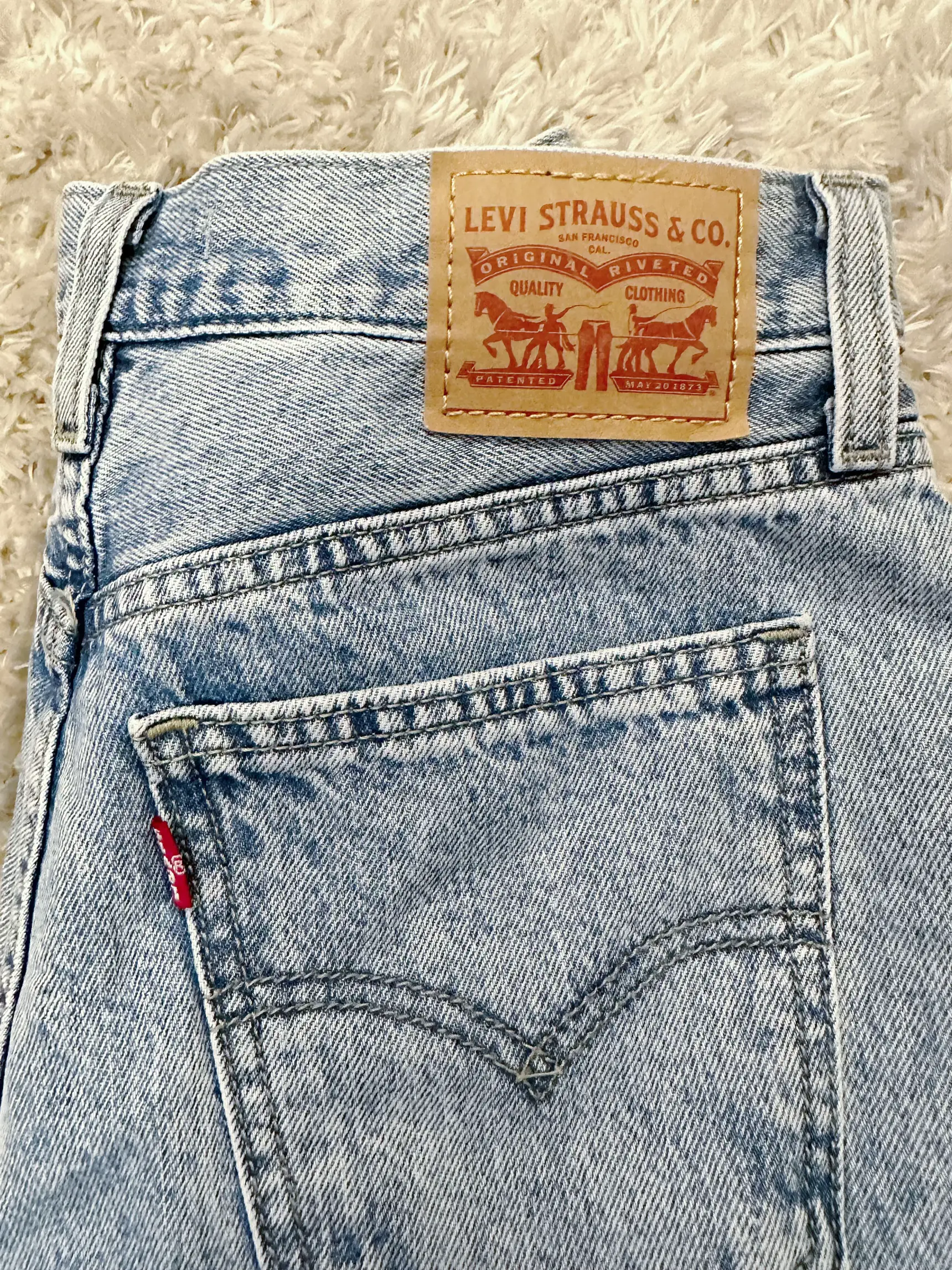 How to Care for Your Jeans: 5 Tips to Keep Looking Great in Your Favorite  Pair - Levi Strauss & Co : Levi Strauss & Co