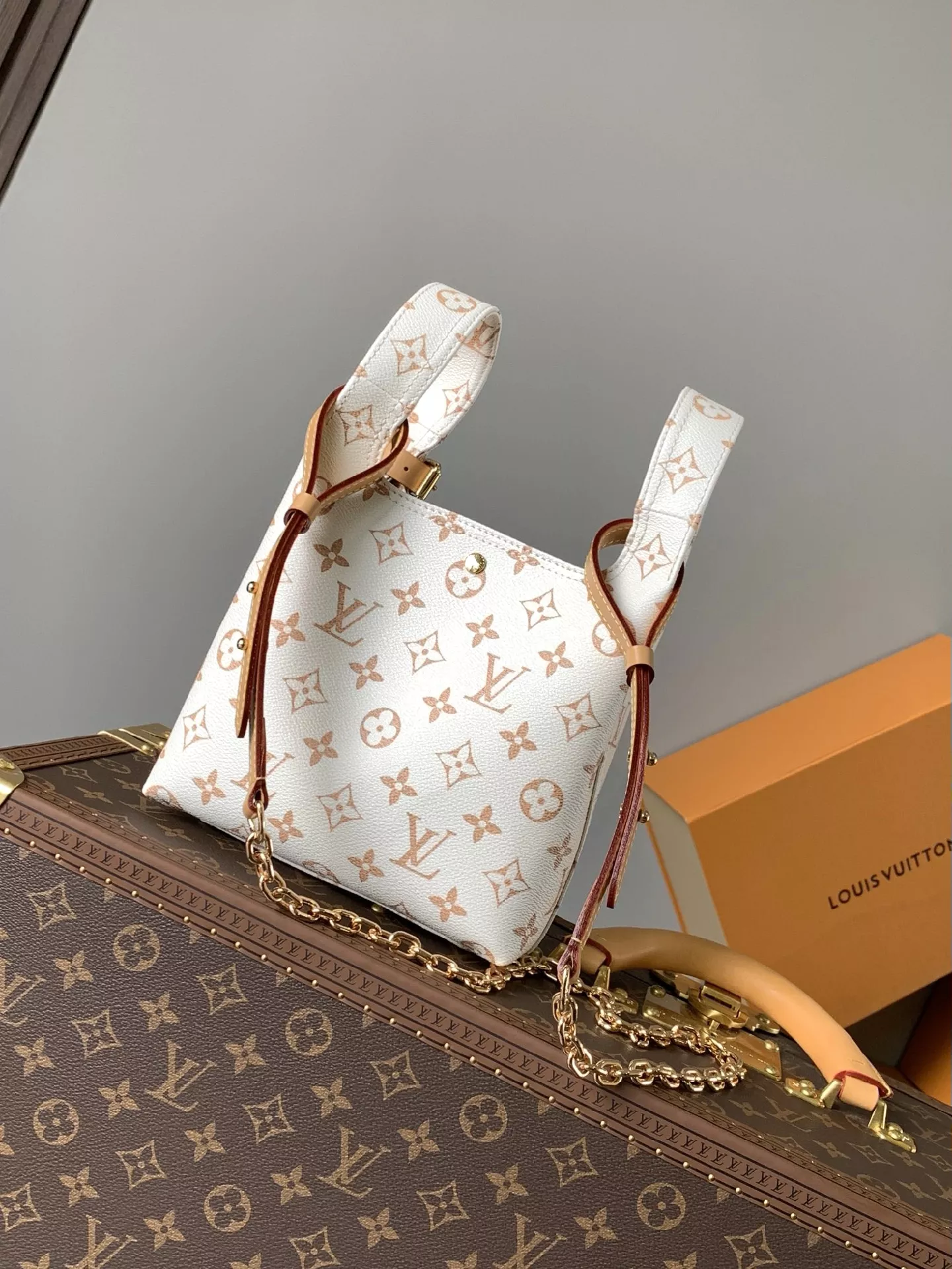 日本限定☆楽しみ方豊富♪】Louis Vuitton アトランティス BB | 落合 絵美が投稿したフォトブック | Lemon8