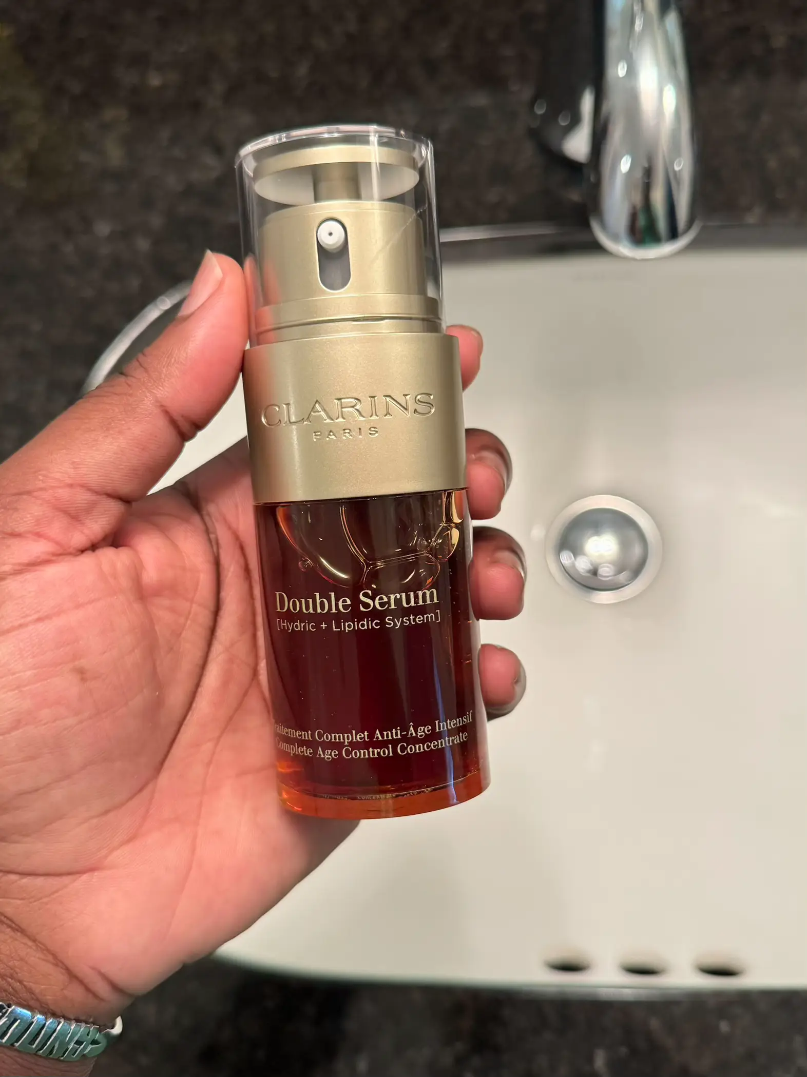 Thank you so much to @ClarinsUSA for sending me the CLARINS BODY FIT A