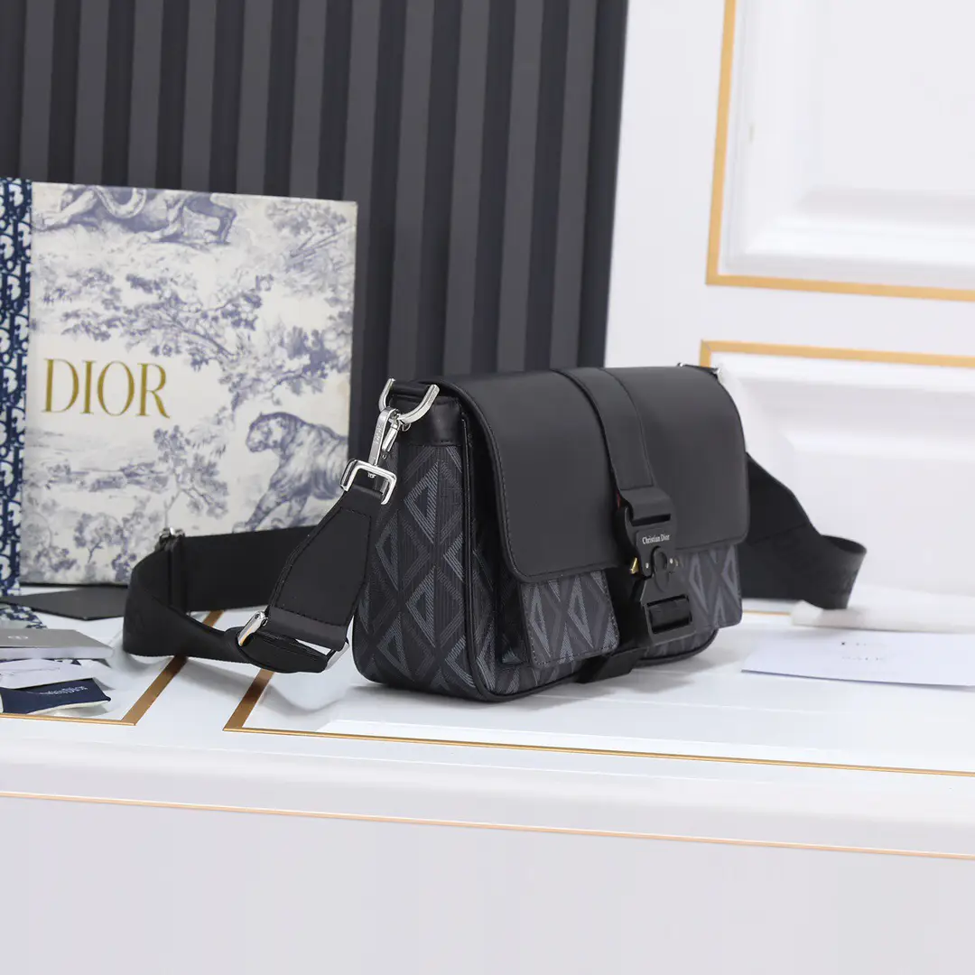 Goodskiller on X: Christian #Dior Oblique Saddle Bag Ture and