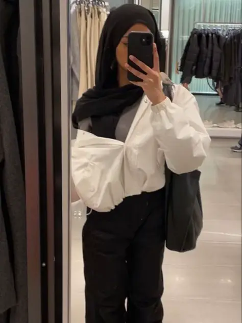 Yusra on Instagram  Pants for women, Women pants casual, Aesthetic clothes