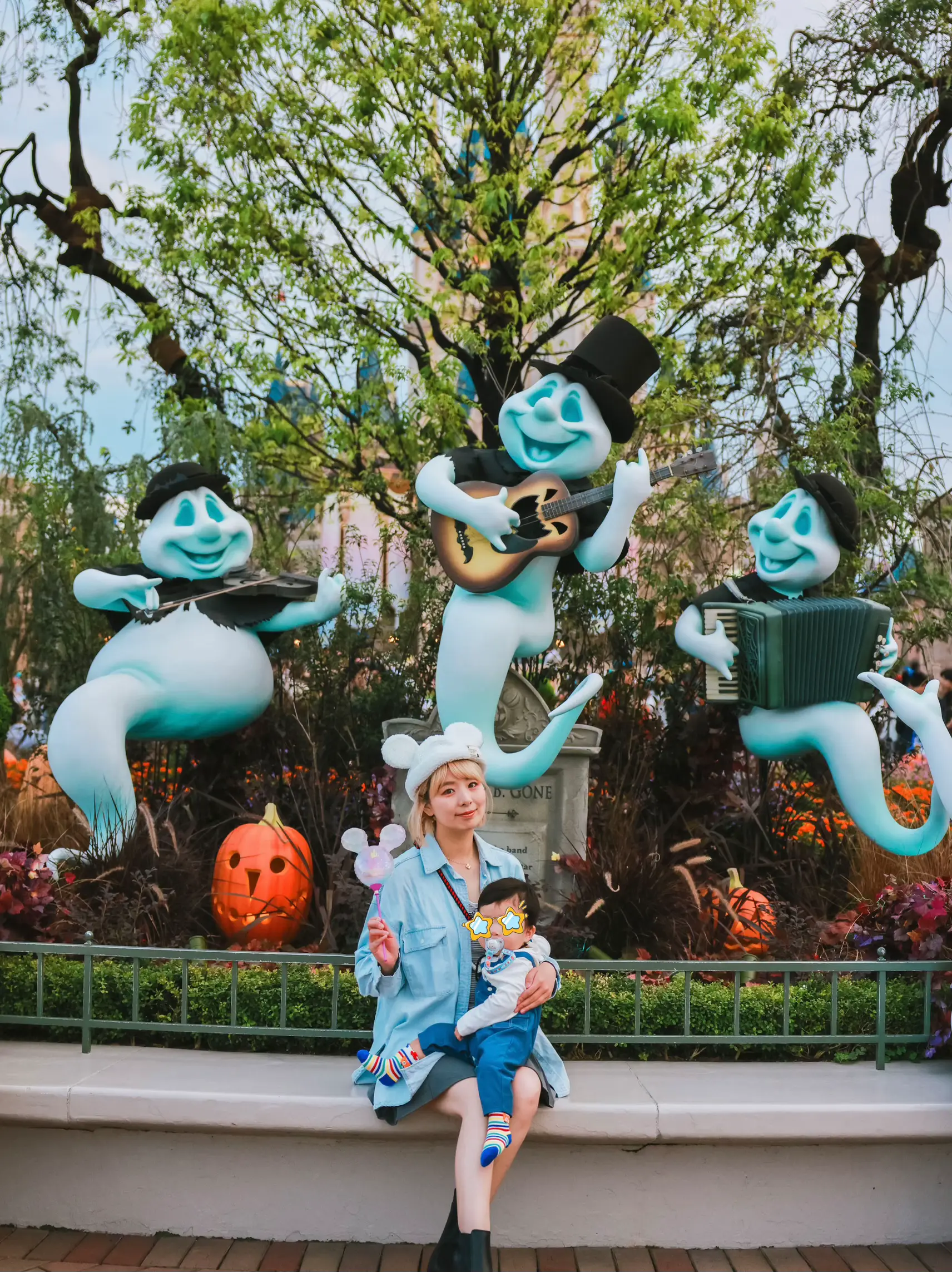 ディズニーランドハロウィン🎃2023 | ROSA ❤︎ お出かけと旅が投稿したフォトブック | Lemon8