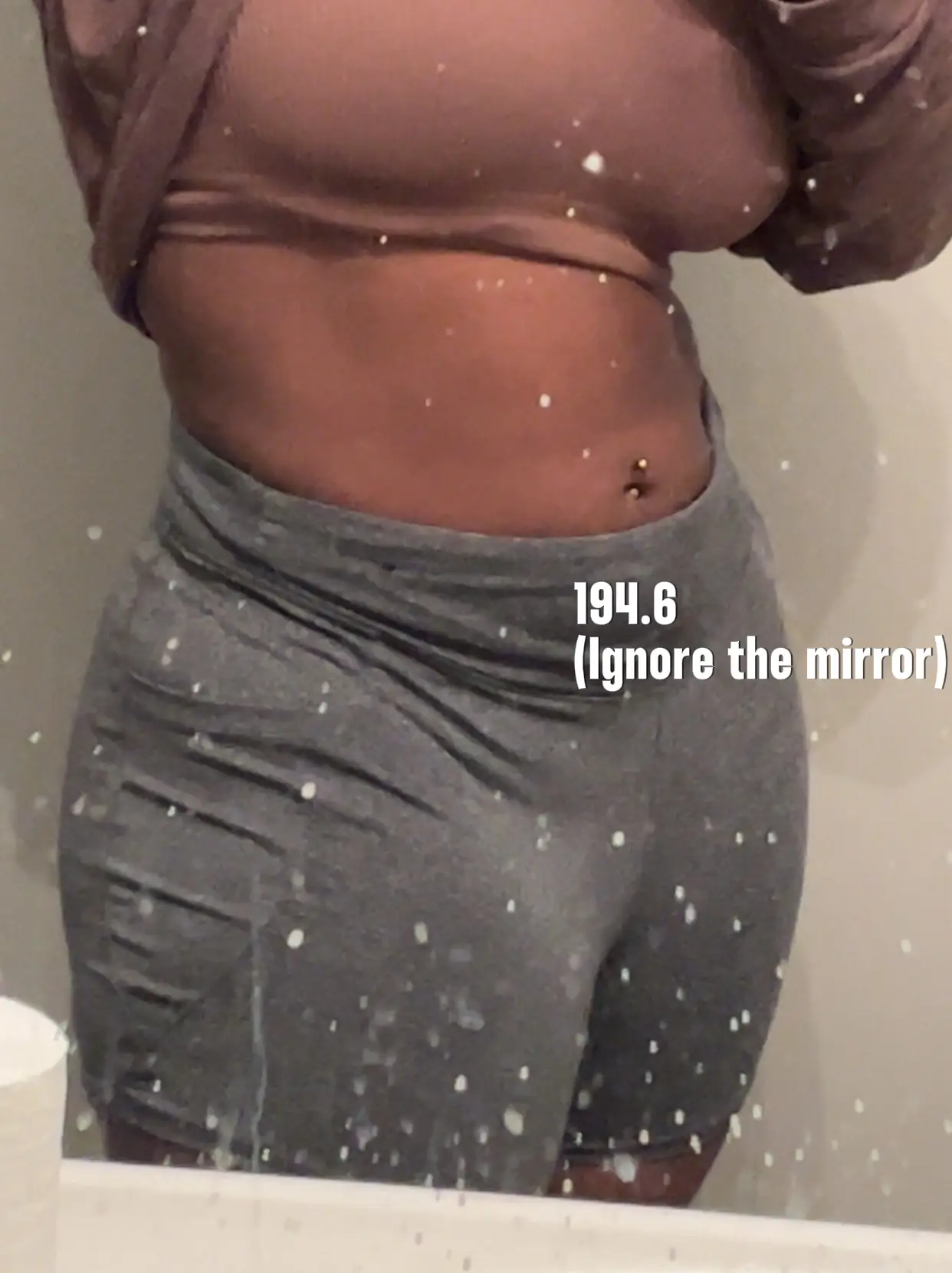 Flat chest and abs : r/sfwpetite