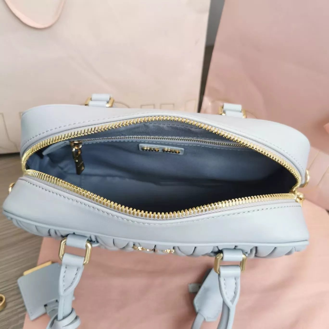 miumiuのバッグは本当にきれいで、この色はとてもきれいです。の画像 (6枚目)