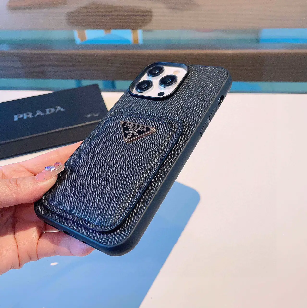 大人気🌟】PRADA 極美品 かわいい iPhone15携帯カバー ケースケース