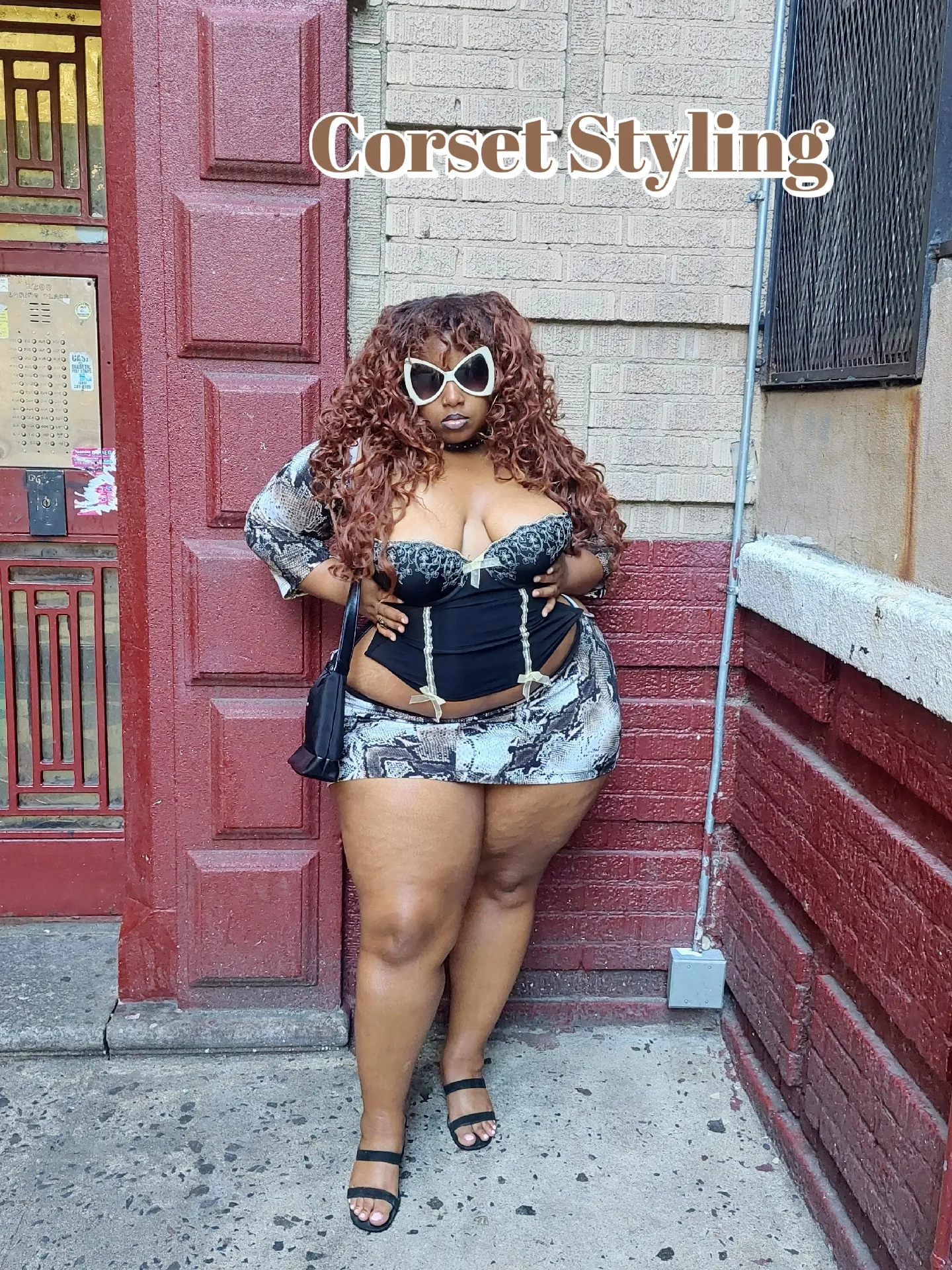 Styling an under bust corset on a size 16/18