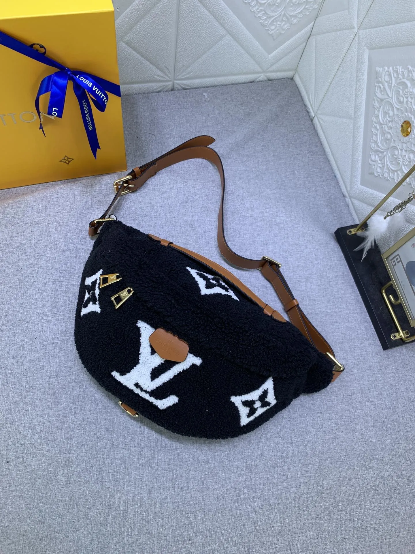 ルイ・ヴィトン Louis Vuitton lv 紙袋 bag | liang liが投稿した