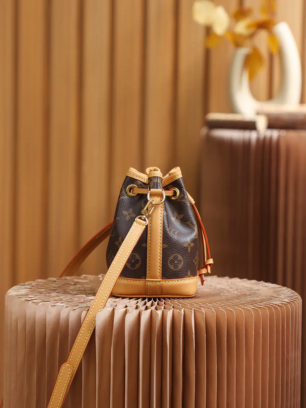 Louis Vuitton Womens Bucket Bags 2023-24FW, Beige