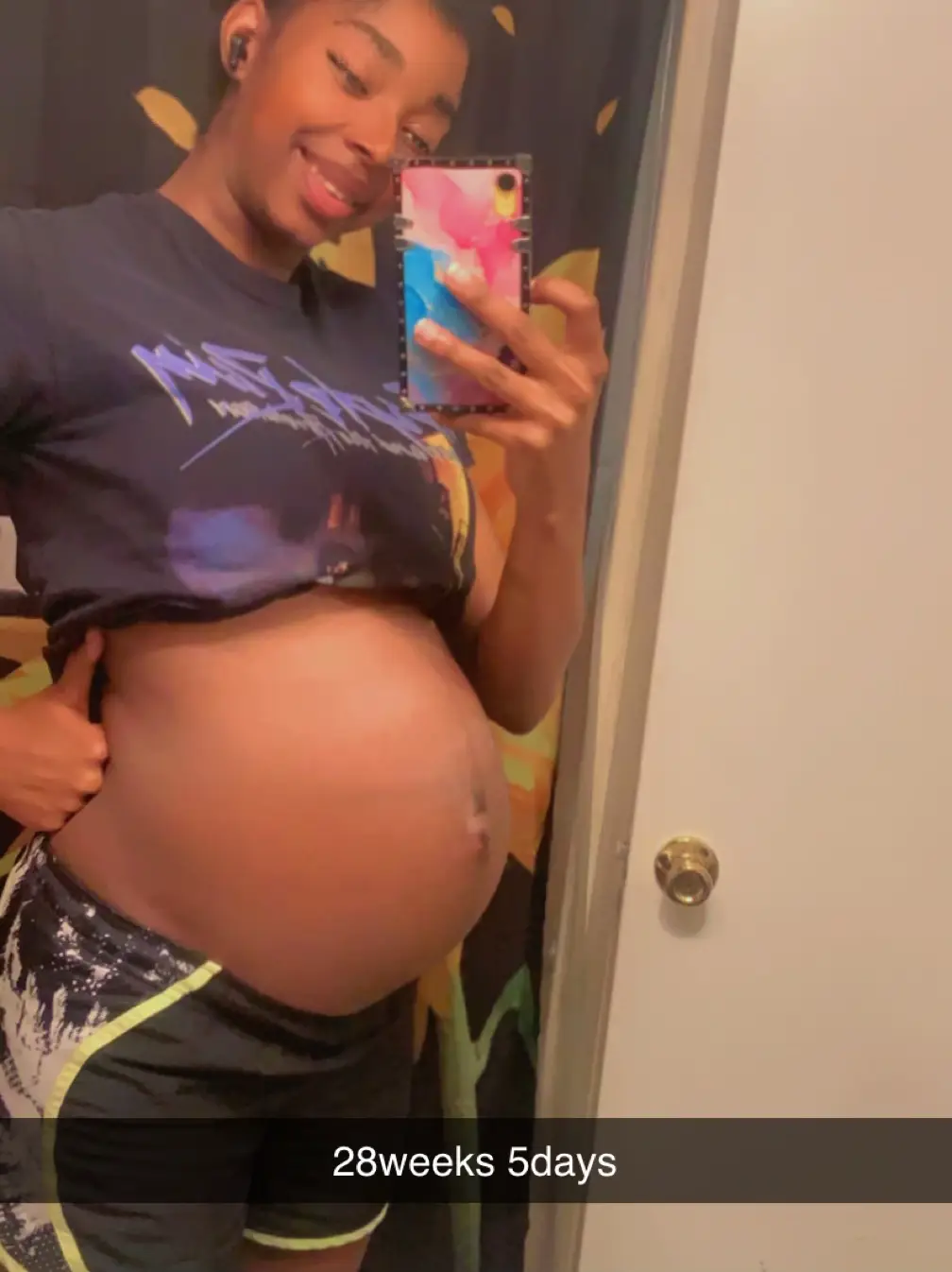20 week bump update  Stylish petite, 20 weeks pregnant, 90s