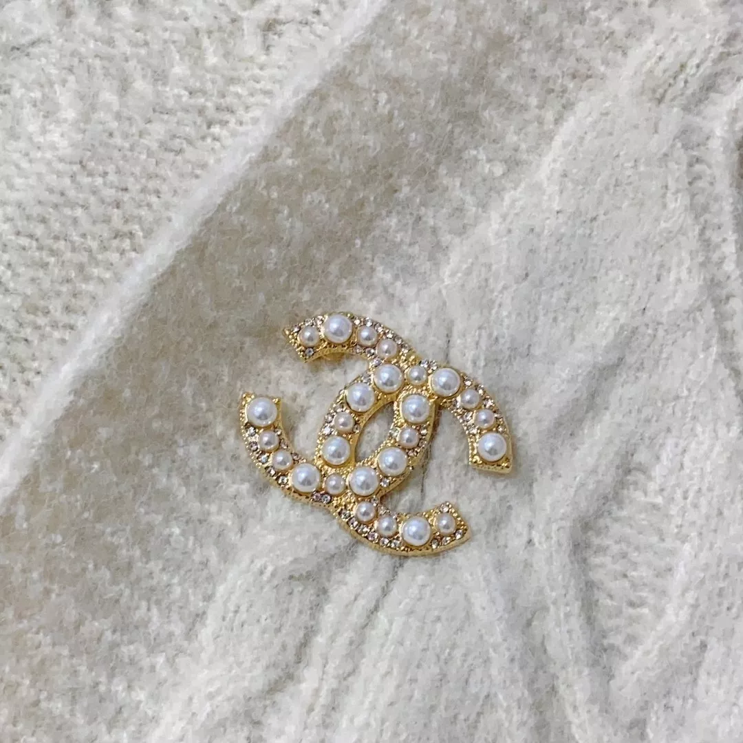 パール 華やか ブローチ 洗練された贅沢なデザイン ブローチ パール 華やか 洗練された贅沢なデザイン
