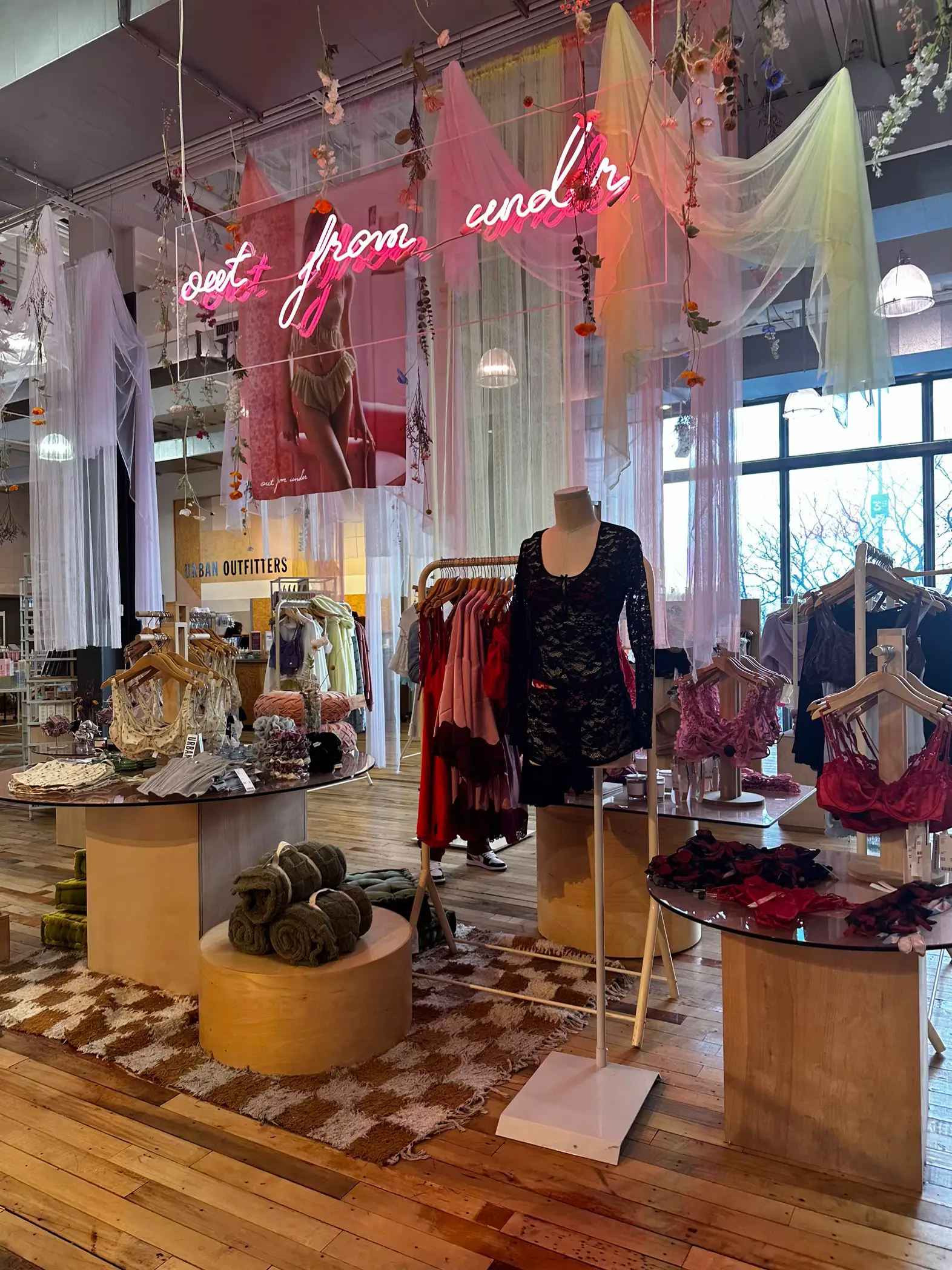 Shopping as an experience: the art of visual merchandising at Brandy  Melville – green is the new black