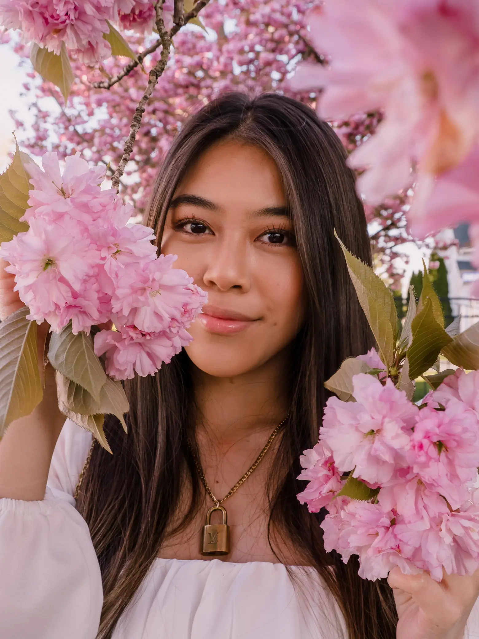 🌸 Portrait Photography with Cherry Blossoms 🌸🌿 | Gallery posted by  Miranda Ma | Lemon8