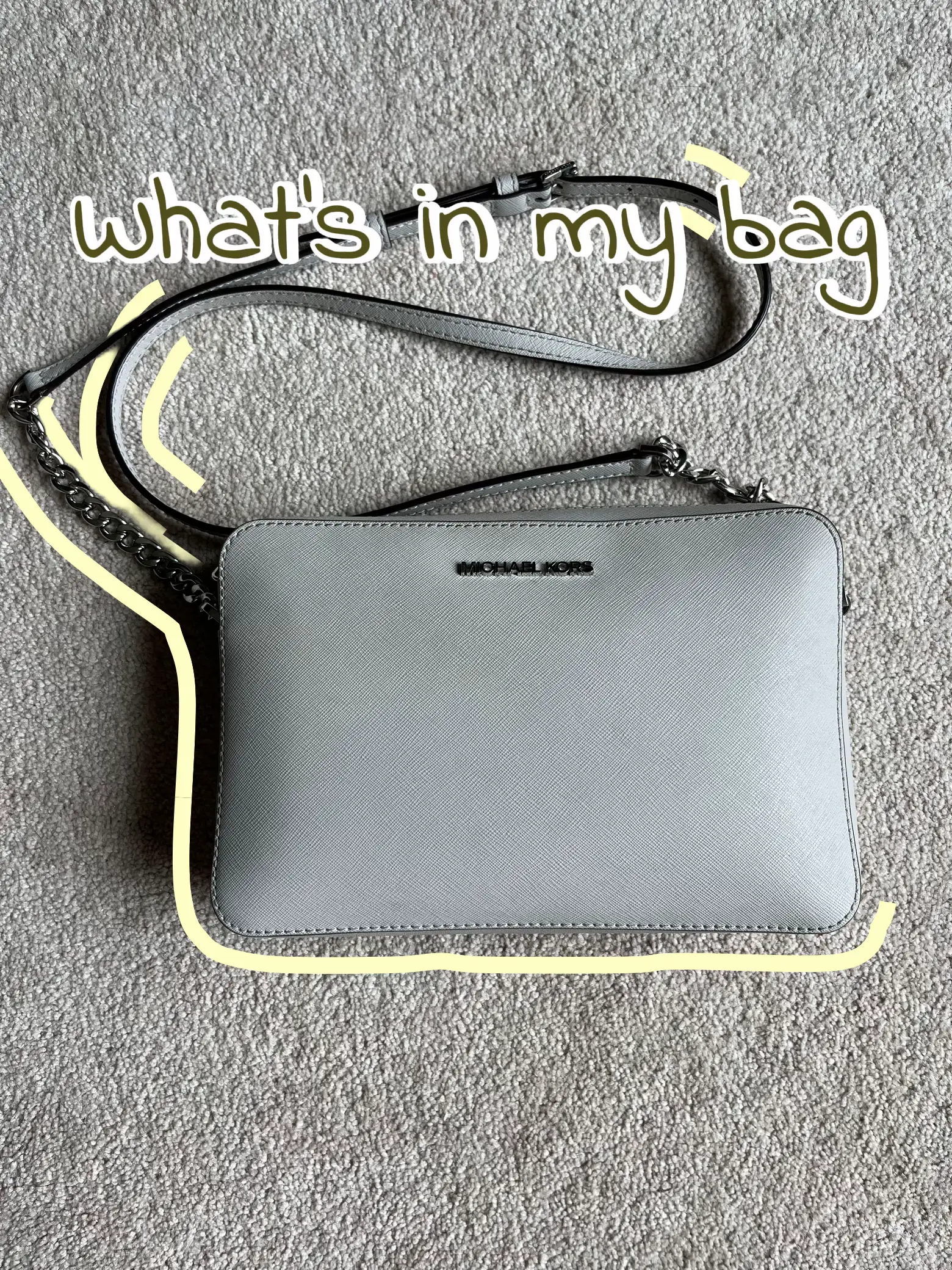 Whats In My Bag! - Michael Kors 