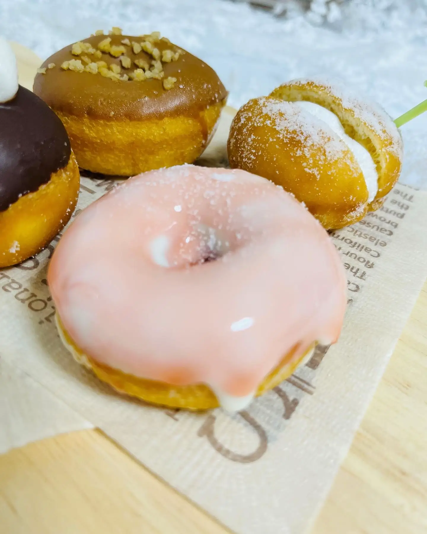 難波 大阪 高島屋！週末しか買えない可愛いドーナツセット🍩 | サナさな｜スイーツ｜デパ地下が投稿したフォトブック | Lemon8