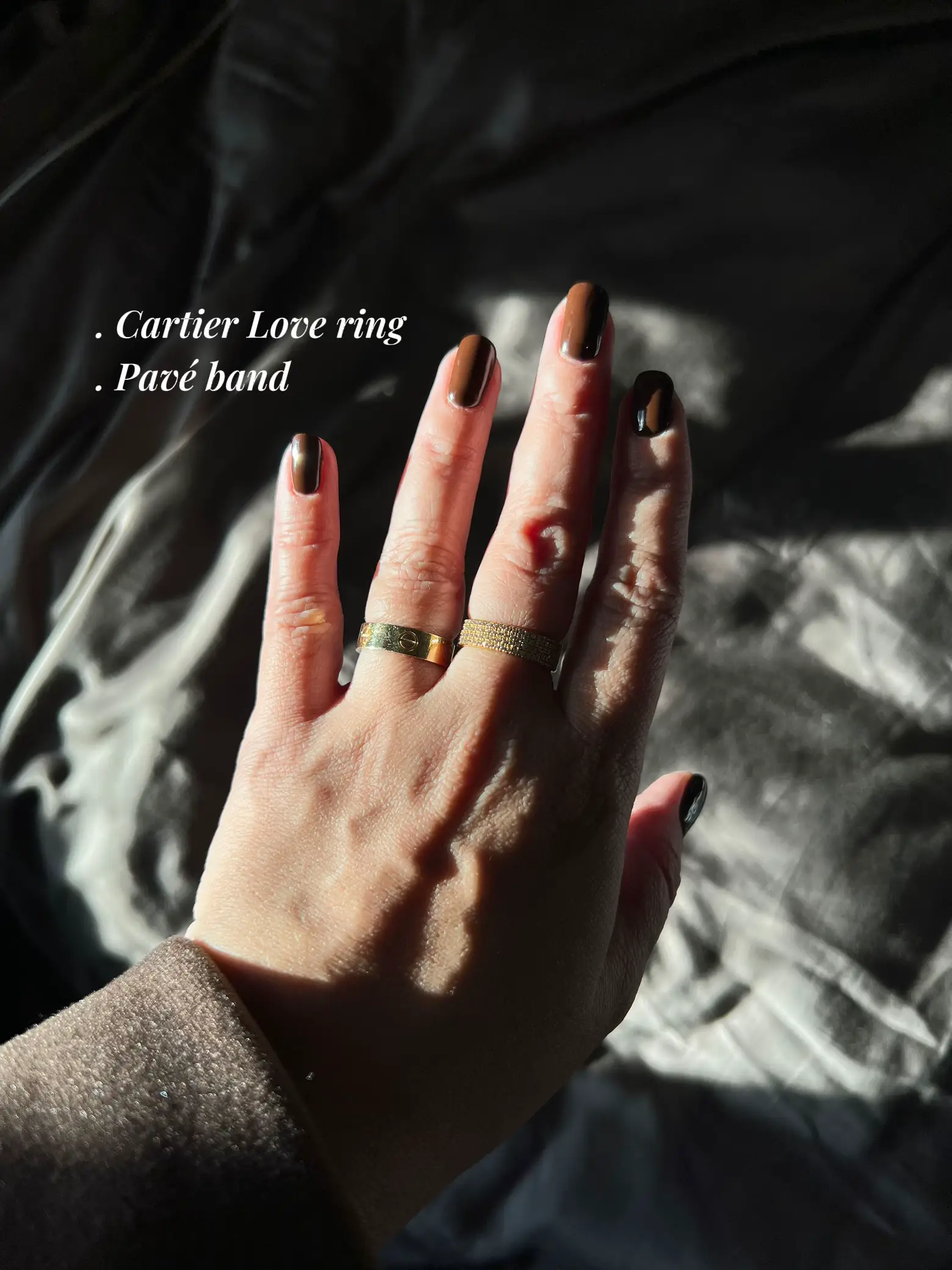 Cartier love best sale ring middle finger