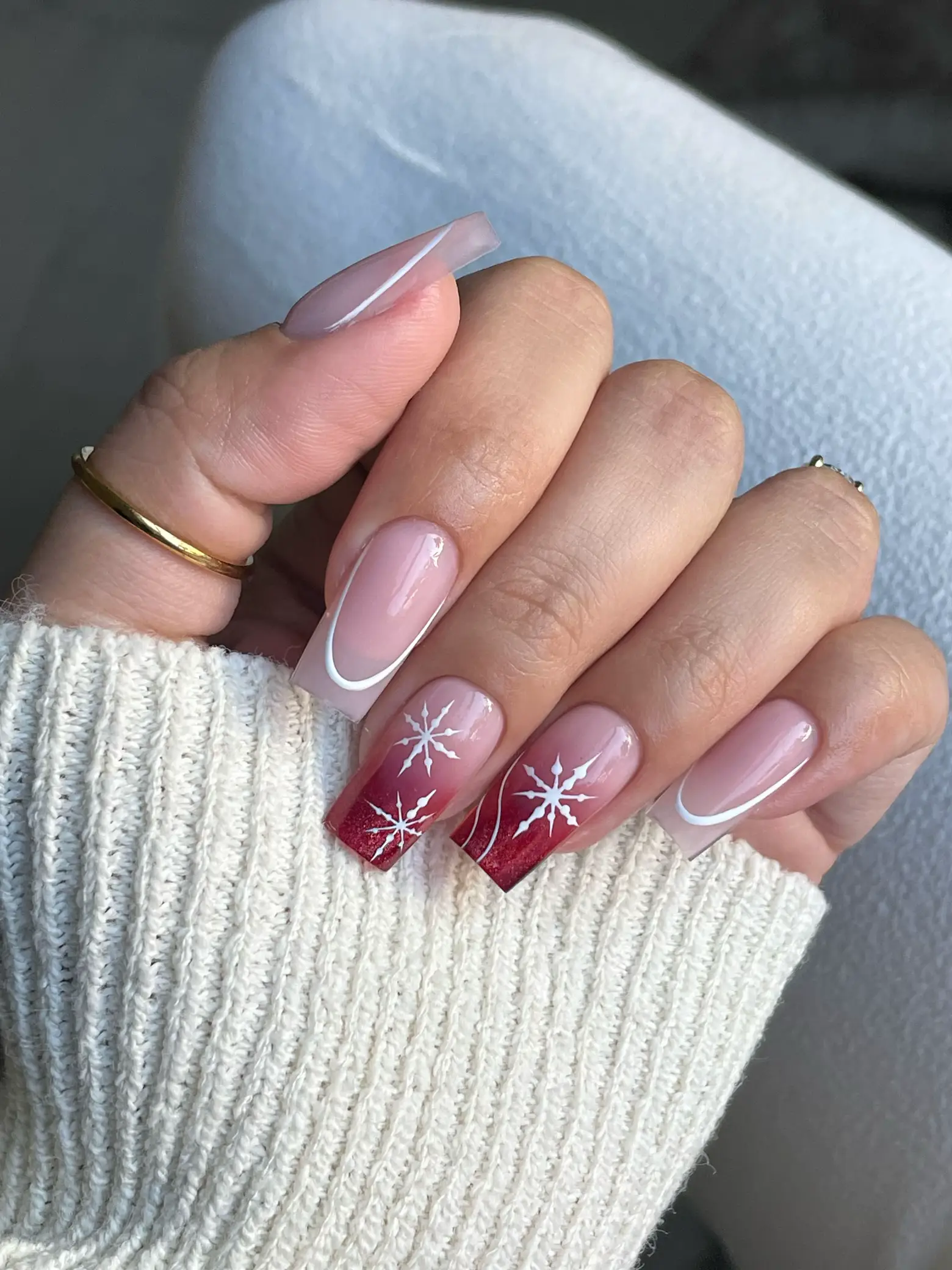 Christmas Nail Inspo: Stunning Acrylic Designs On Tiktok - c9r56zh