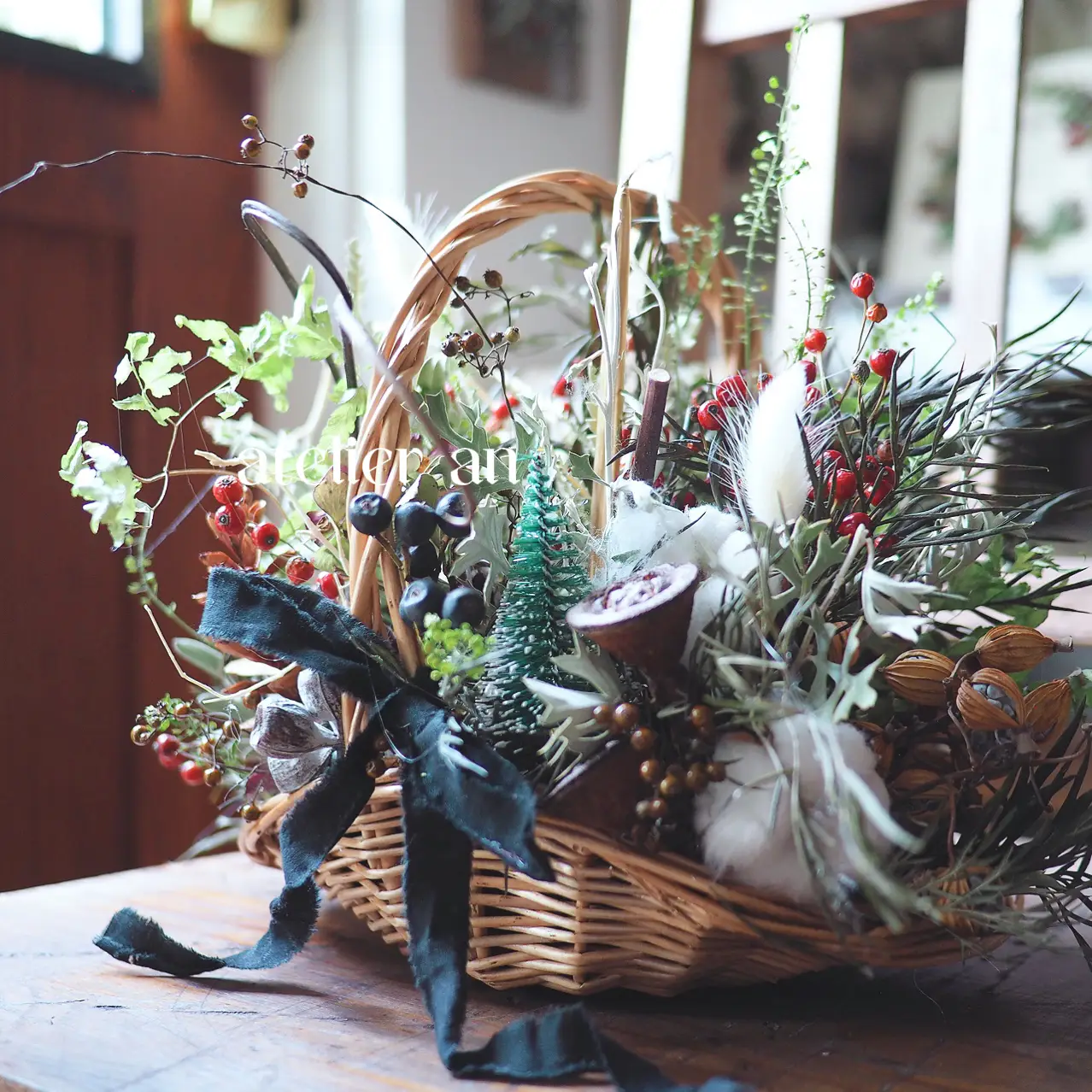 Christmas Basket Arrangement🎄 | Gallery posted by atelier.an | Lemon8