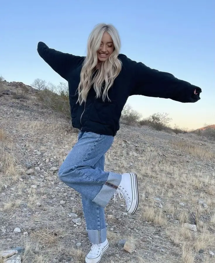 Nina Renee🖤Beauty Fashion  Sweatshirts, Outfit inspo fall