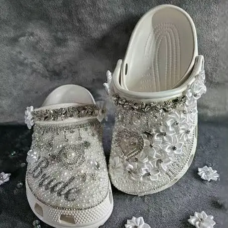 HOW TO BLING YOUR CROCS WITH LUXURY DESIGNER CROC CHARMS , RHINESTONES &  PEARLS - BEST GLUE TO USE? 