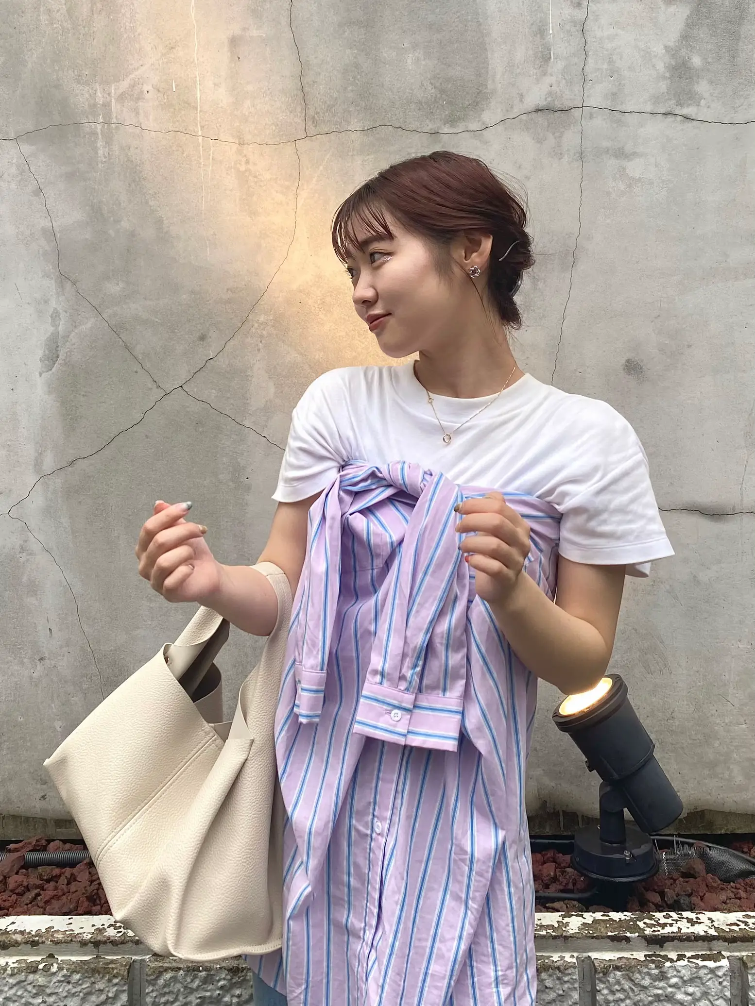 ビスチェ風のシャツアレンジ👚 | ayaneが投稿したフォトブック | Lemon8