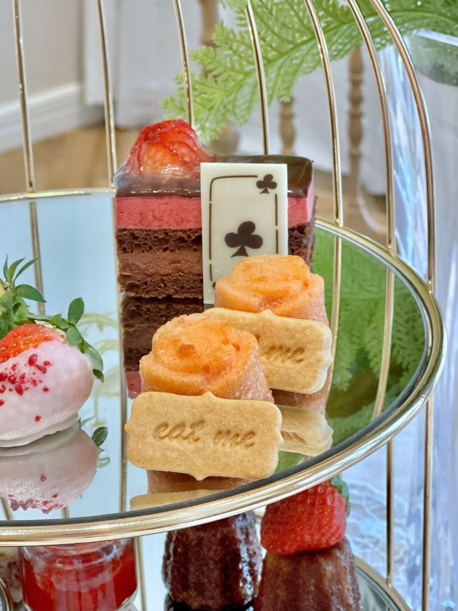 不思議の国のアリス♥️仲良しチェシャ猫タルト