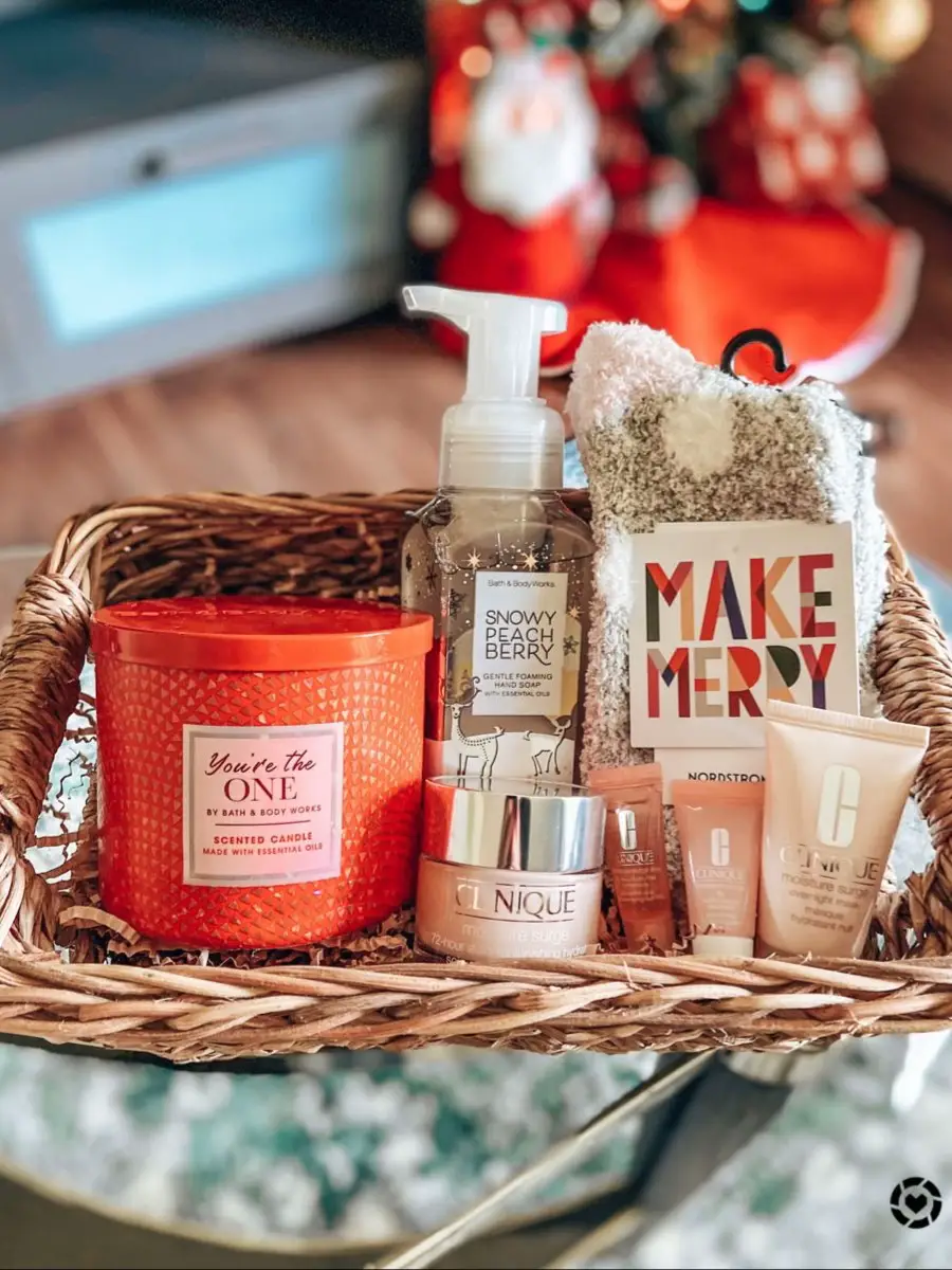 CHRISTMAS BASKET IDEAS 🎄 | Gallery posted by zoey 🥥 | Lemon8