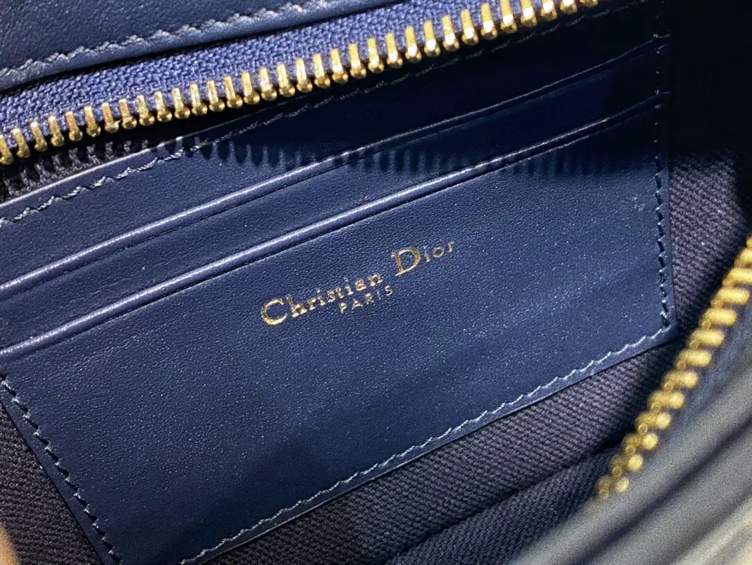 Diorの新しいバッグは新しいです   バッグ専門家が投稿したフォト
