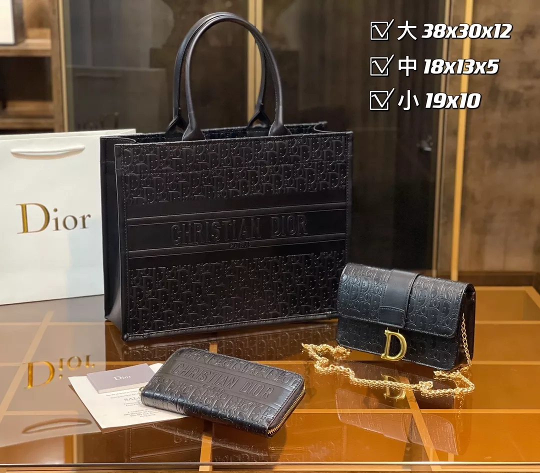 DIOR #3点セット | VV8が投稿したフォトブック | Lemon8