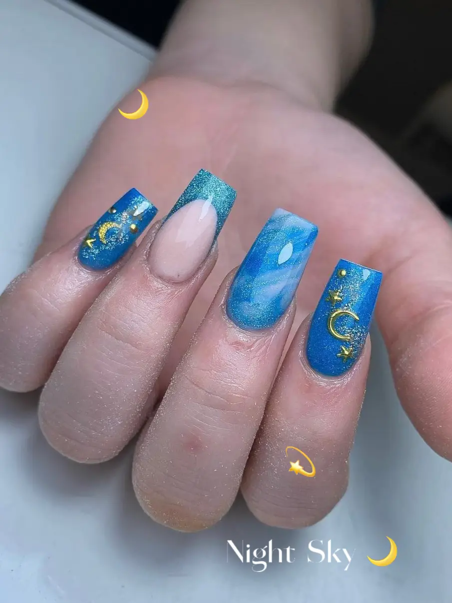 Encapsulated stars and glitter  Glitter nails, Nail designs, Nail