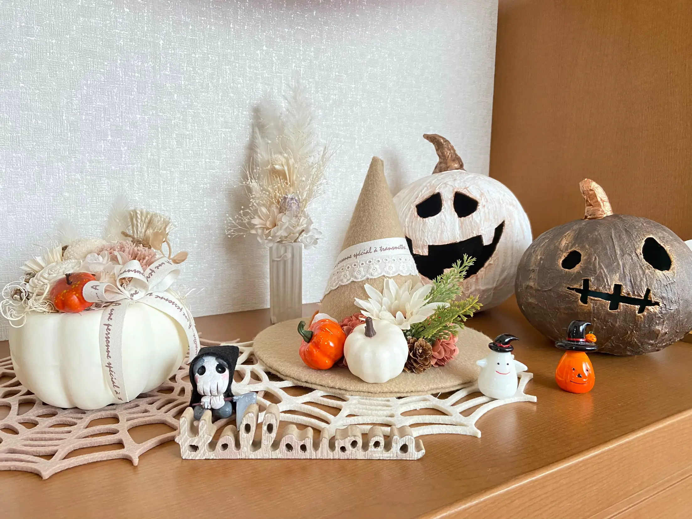 今年のハロウィン飾り? | flower.COCOが投稿したフォトブック | Lemon8