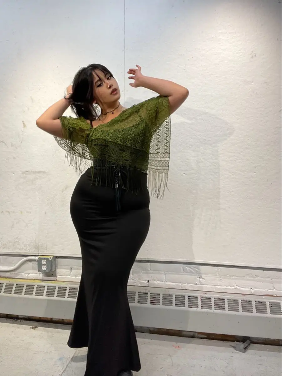 I'm a mom - I tried on a size 8/10 Skims haul and I'm obsessed with  everything apart from a bra that made me pudgy