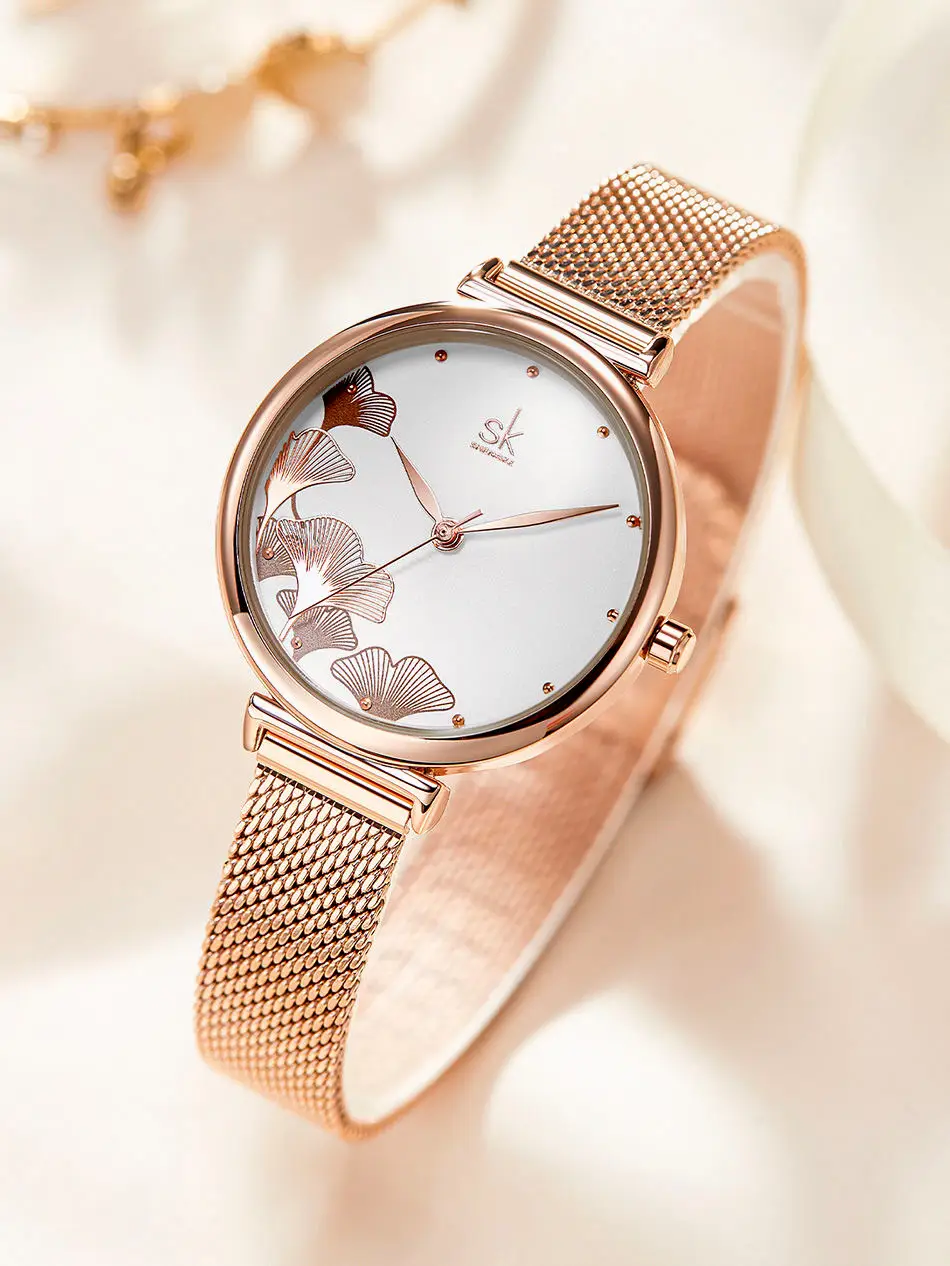 🇰🇷 韓国で大人気！🍂 銀杏の葉柄のレディース腕時計 ⌚️✨ | 「奇妙 