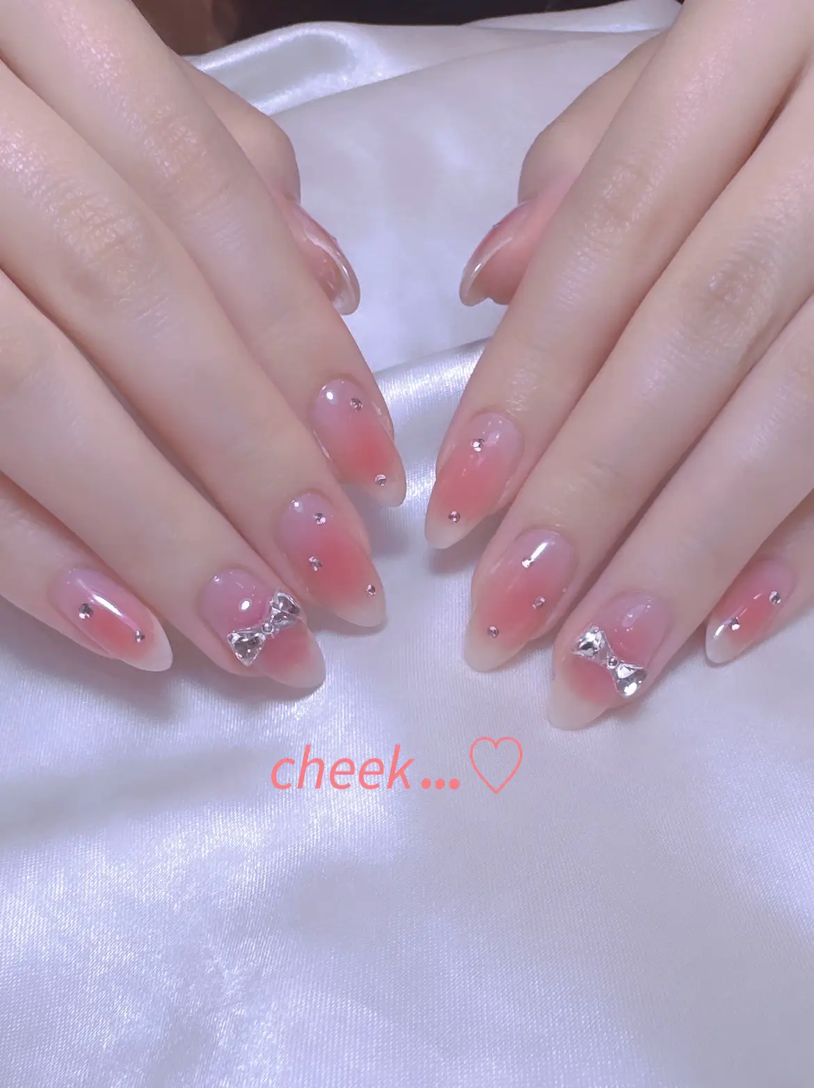 じゅわっと…火照りチークネイル💅✨ | どりたん♡が投稿したフォトブック | Lemon8