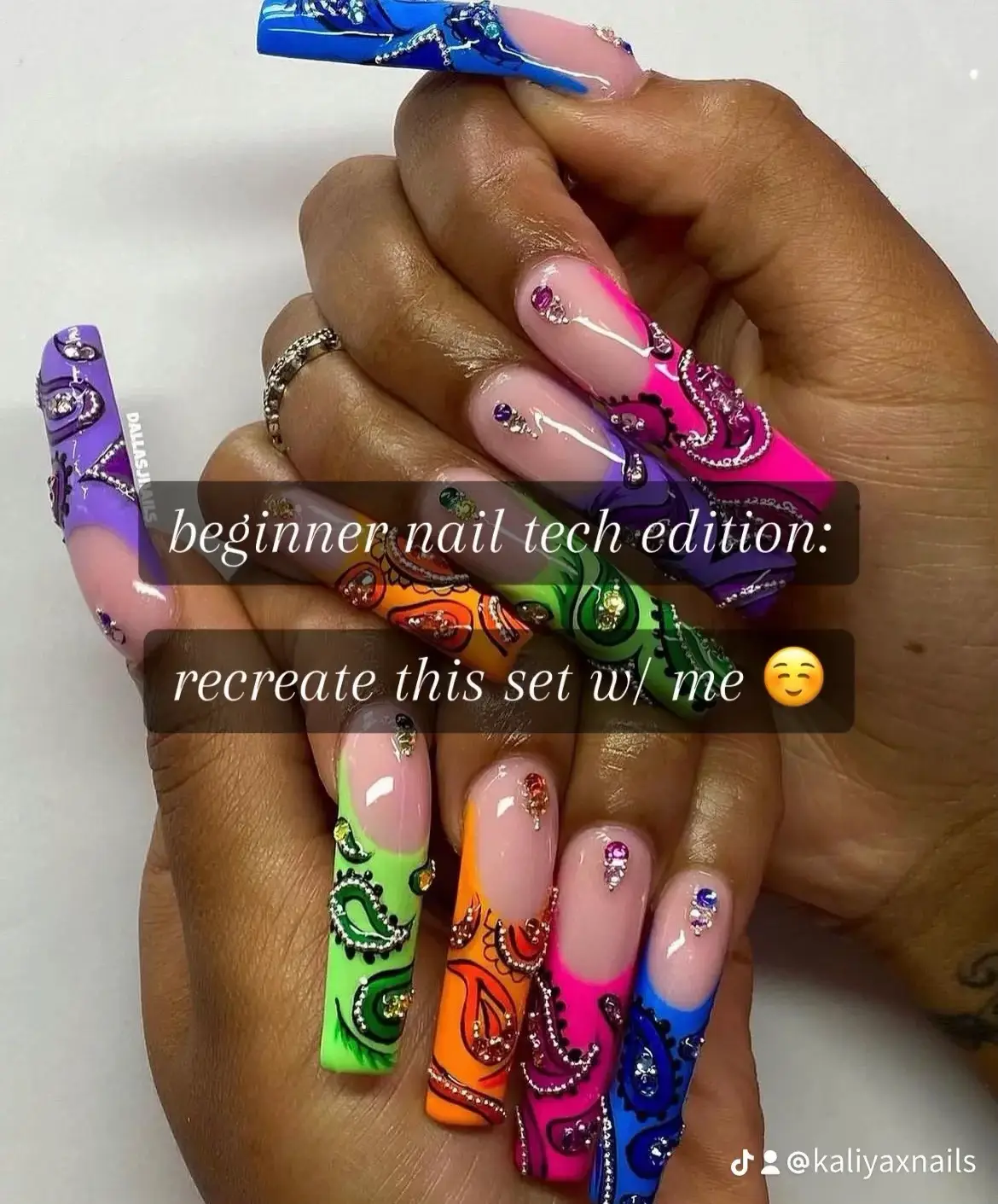 Vivid Tella Toenails Press on Rainbow Color False Nails Summer Beach  Fashion Toe Nails with Glue for Women Girls : : Beauty & Personal  Care