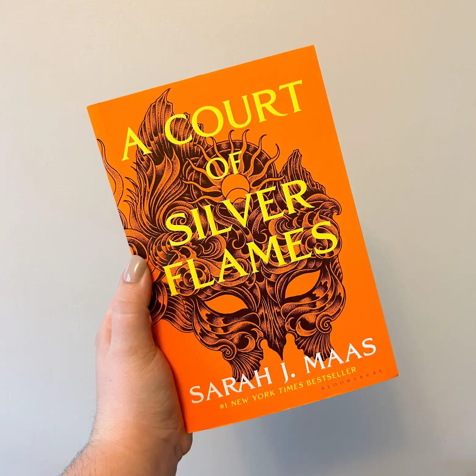 Nanny Books: A ​Court of Silver Flames de Sarah J. Maas