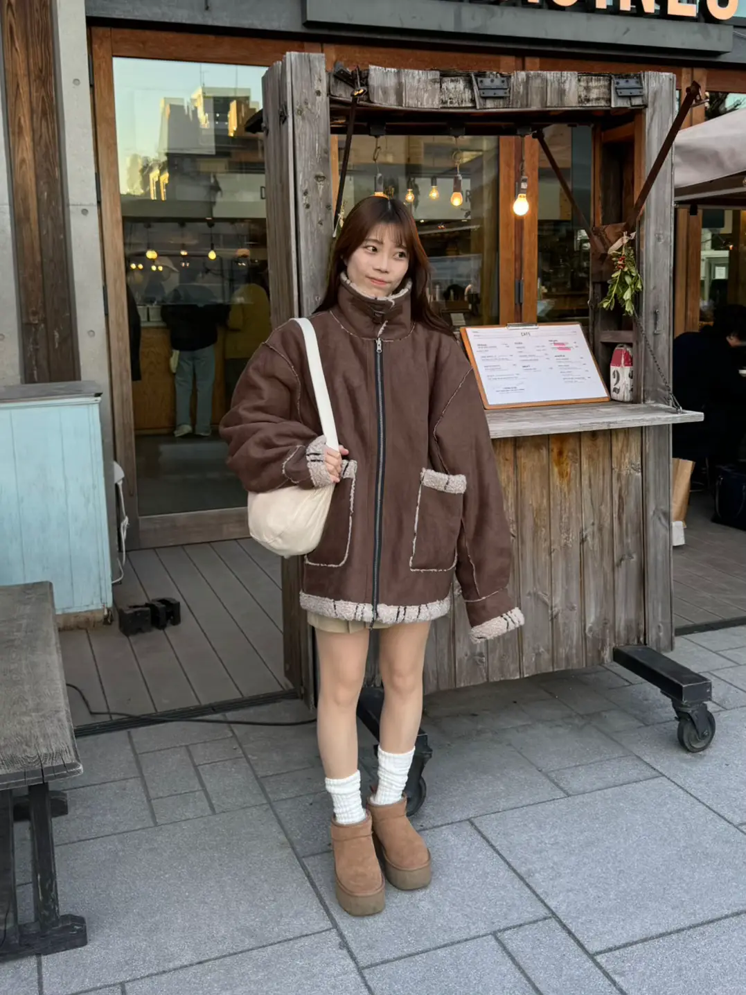 レディースリアルムートンコート「ジーンズ」「ブーツ」「T