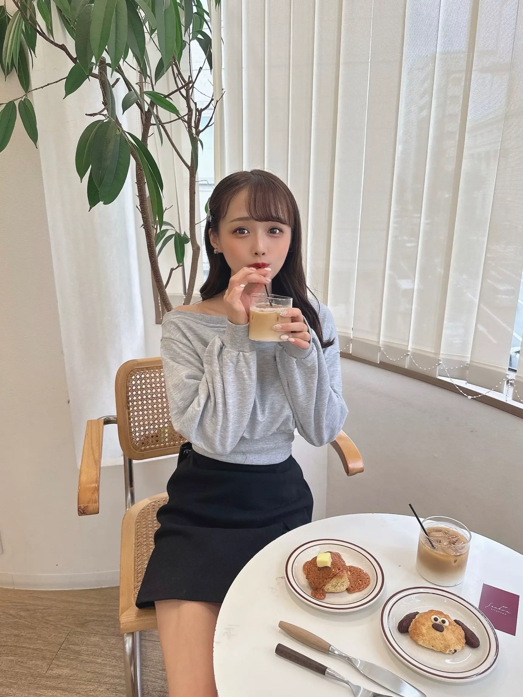 シンプルだけど可愛い韓国ぽカフェコーデ | 計良日向子(ひなひ)が投稿