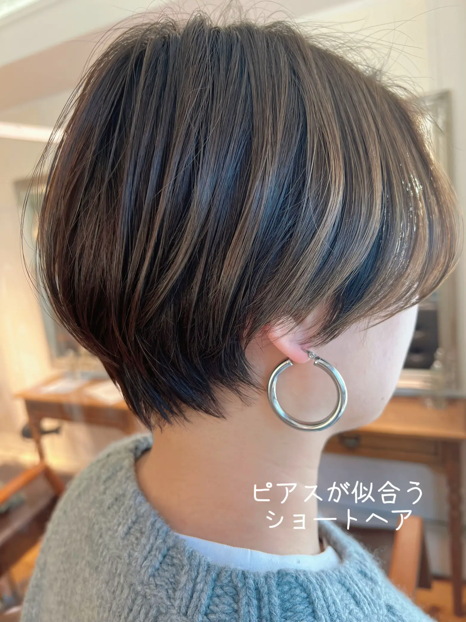 ピアスが似合うショートヘア | ケンタの髪質改善と髪情報が投稿したフォトブック | Lemon8