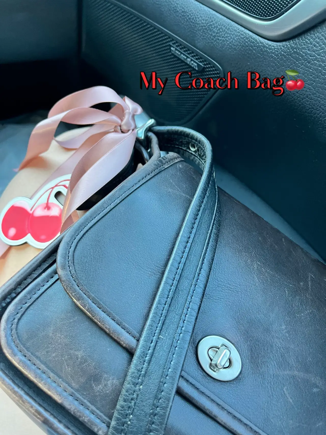 Coach Cassie Crossbody What's In My Bag & 1 Month Review 