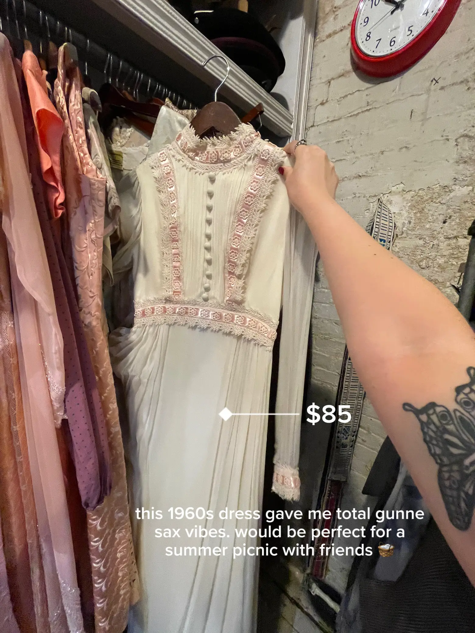 NYC Vintage Store: 10 ft Single by Stella Dallas